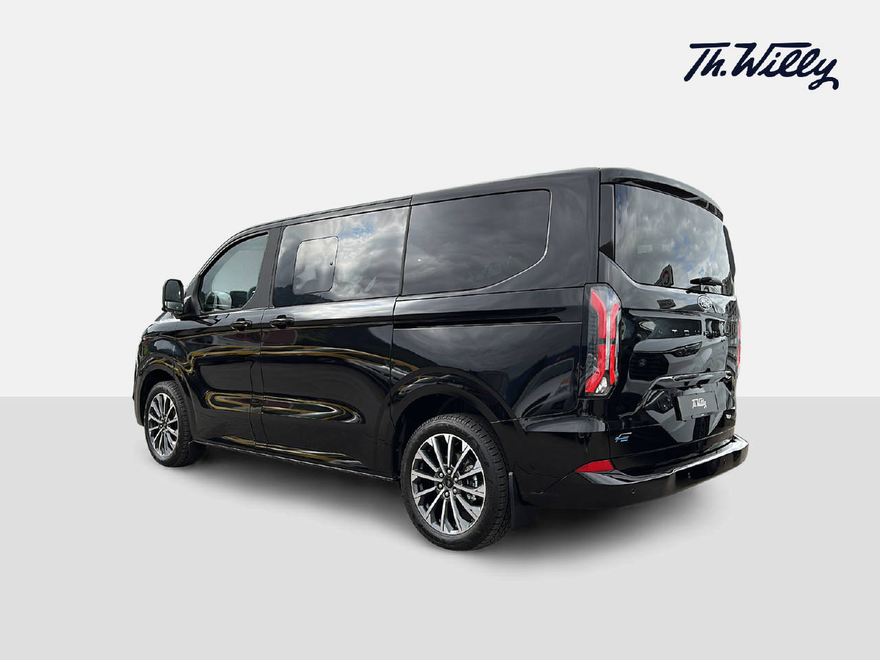 FORD E-Tourneo C Bus 340 L1 Titanium X-showroom-element-2