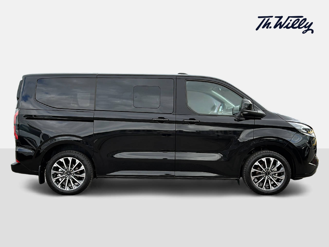 FORD E-Tourneo C Bus 340 L1 Titanium X-image-5