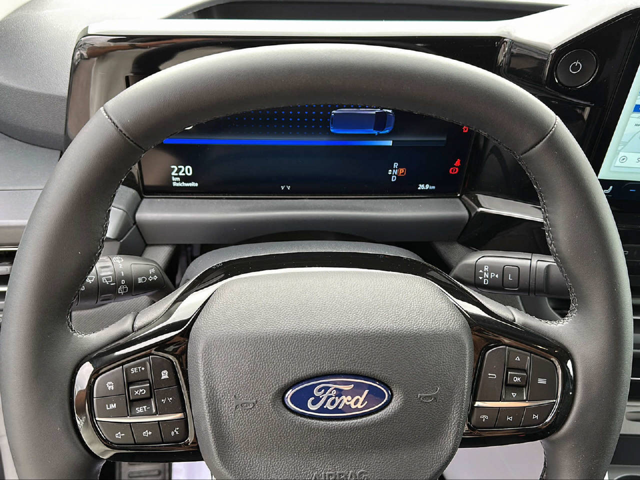 FORD E-Tourneo C Bus 340 L1 Titanium X-image-9