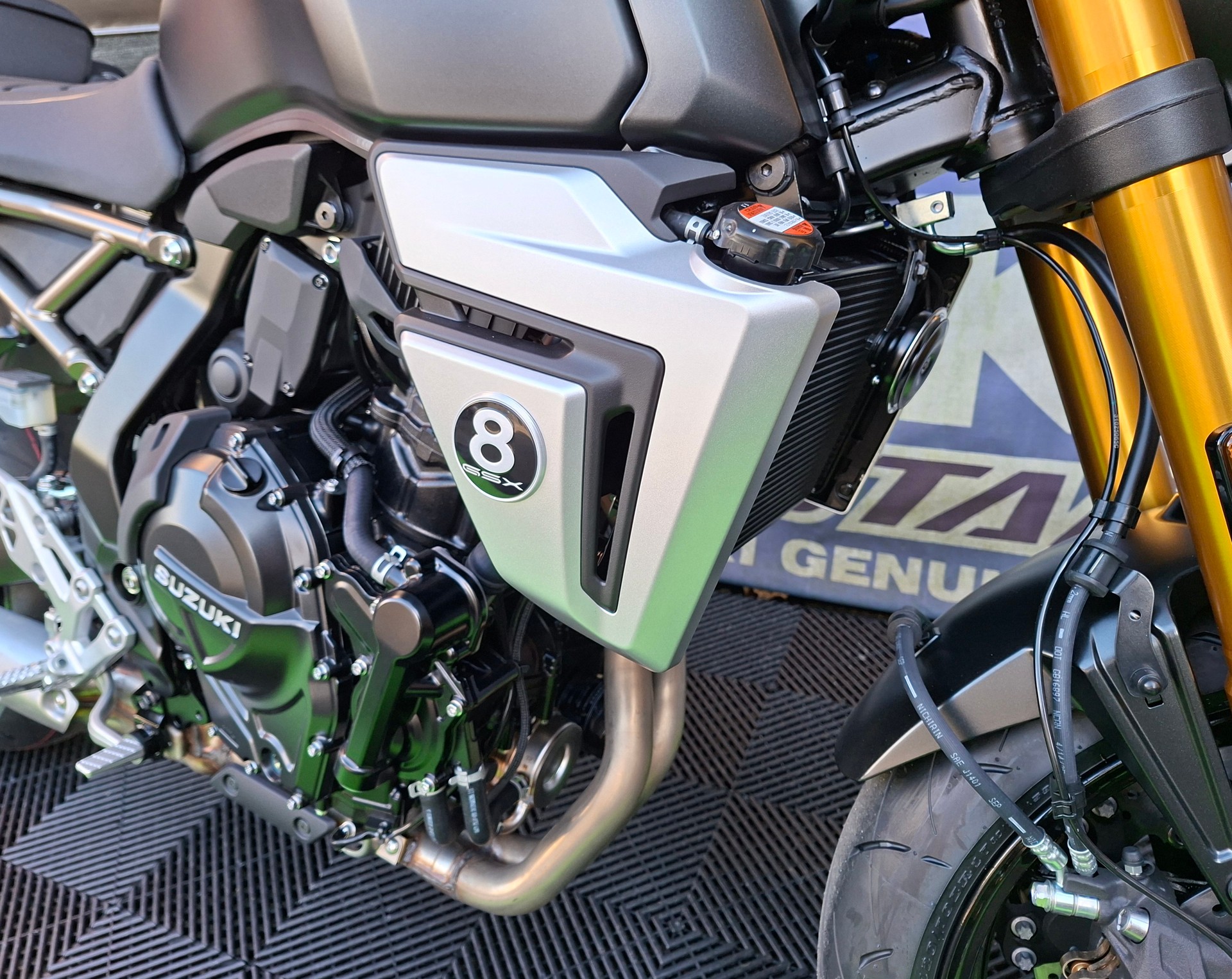 SUZUKI GSX 8 T (35kW)-image-10