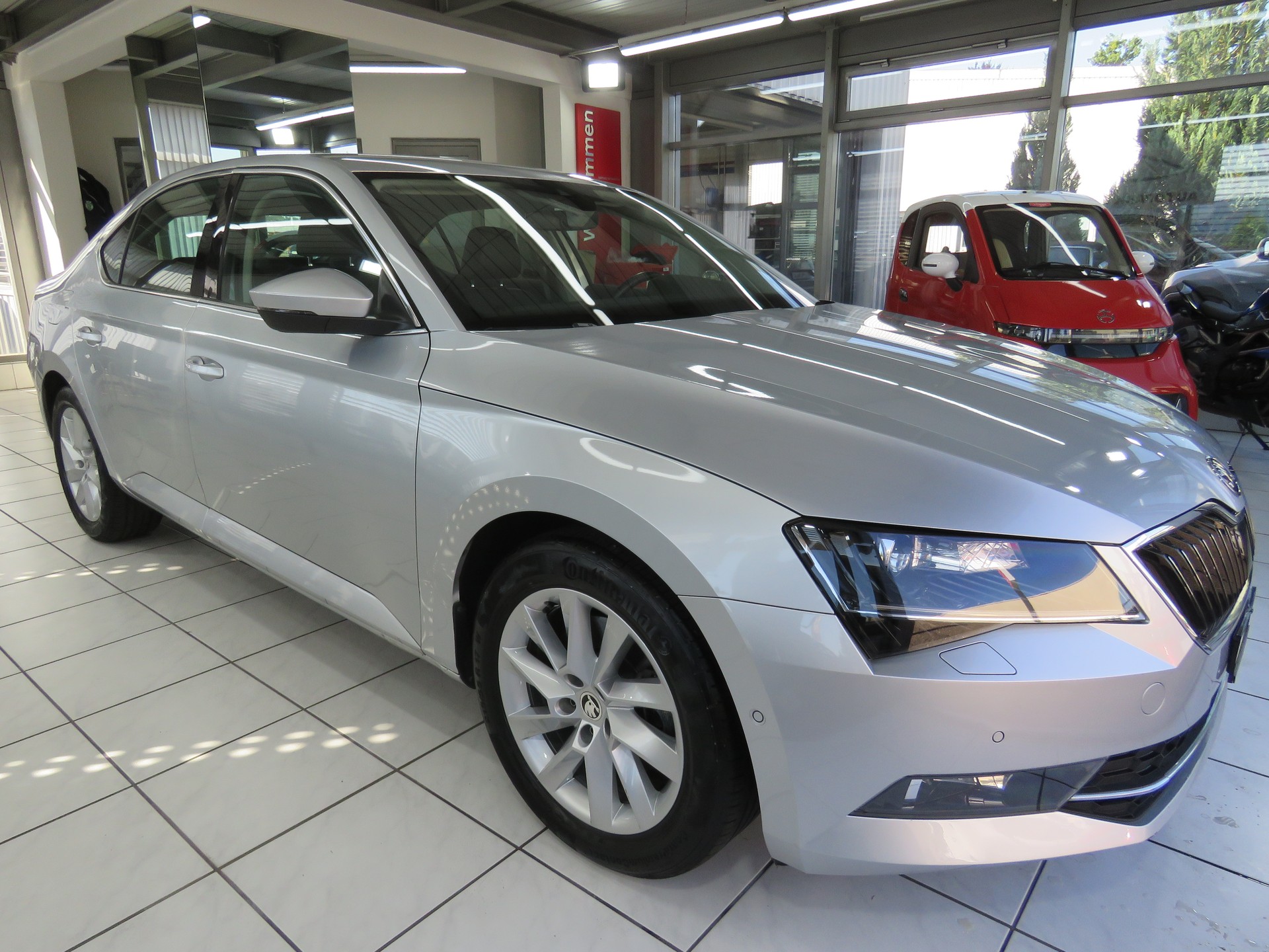 SKODA Superb 1.8 TSI Style DSG (Automat)-image-2