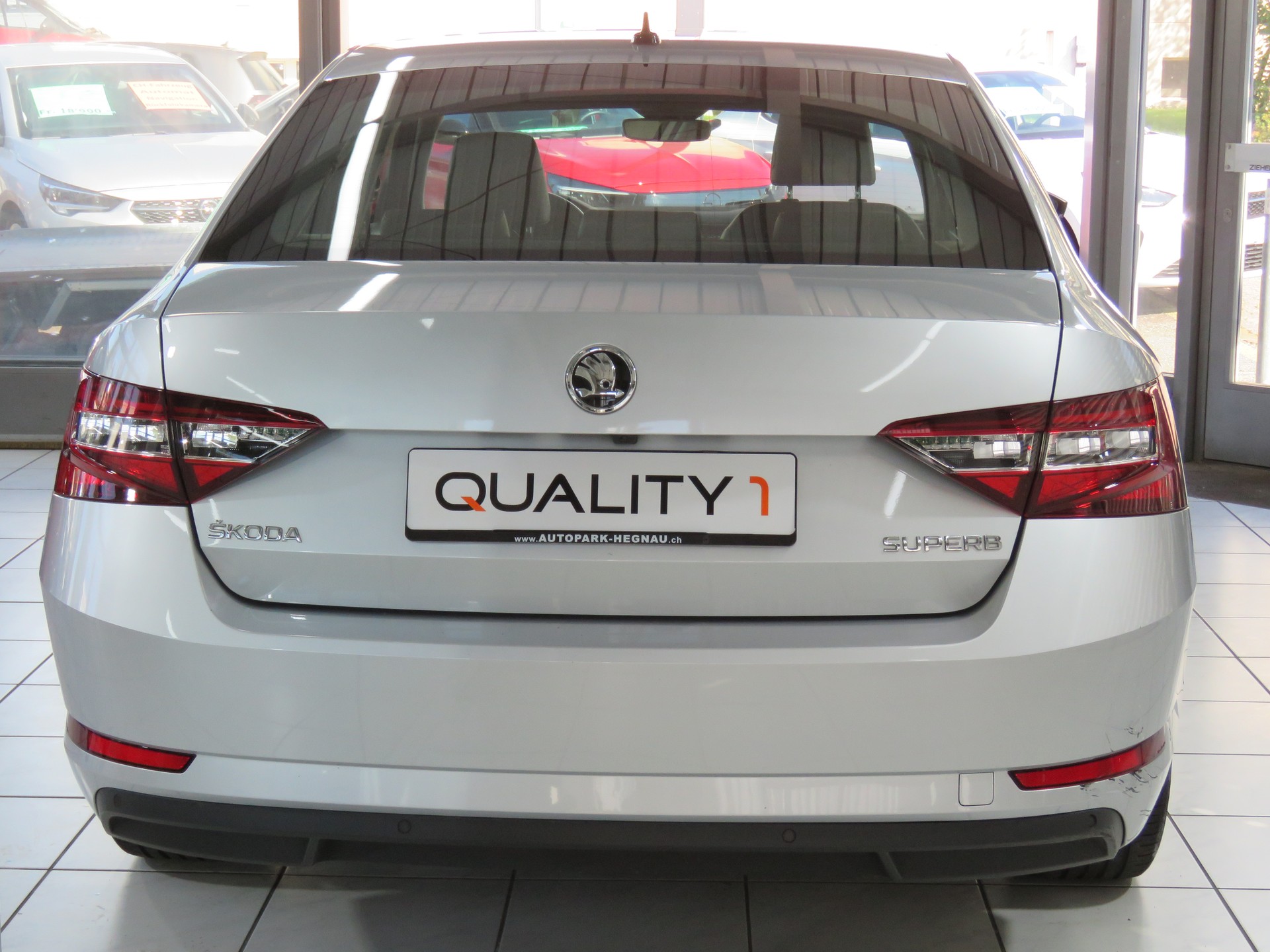 SKODA Superb 1.8 TSI Style DSG (Automat)-image-4