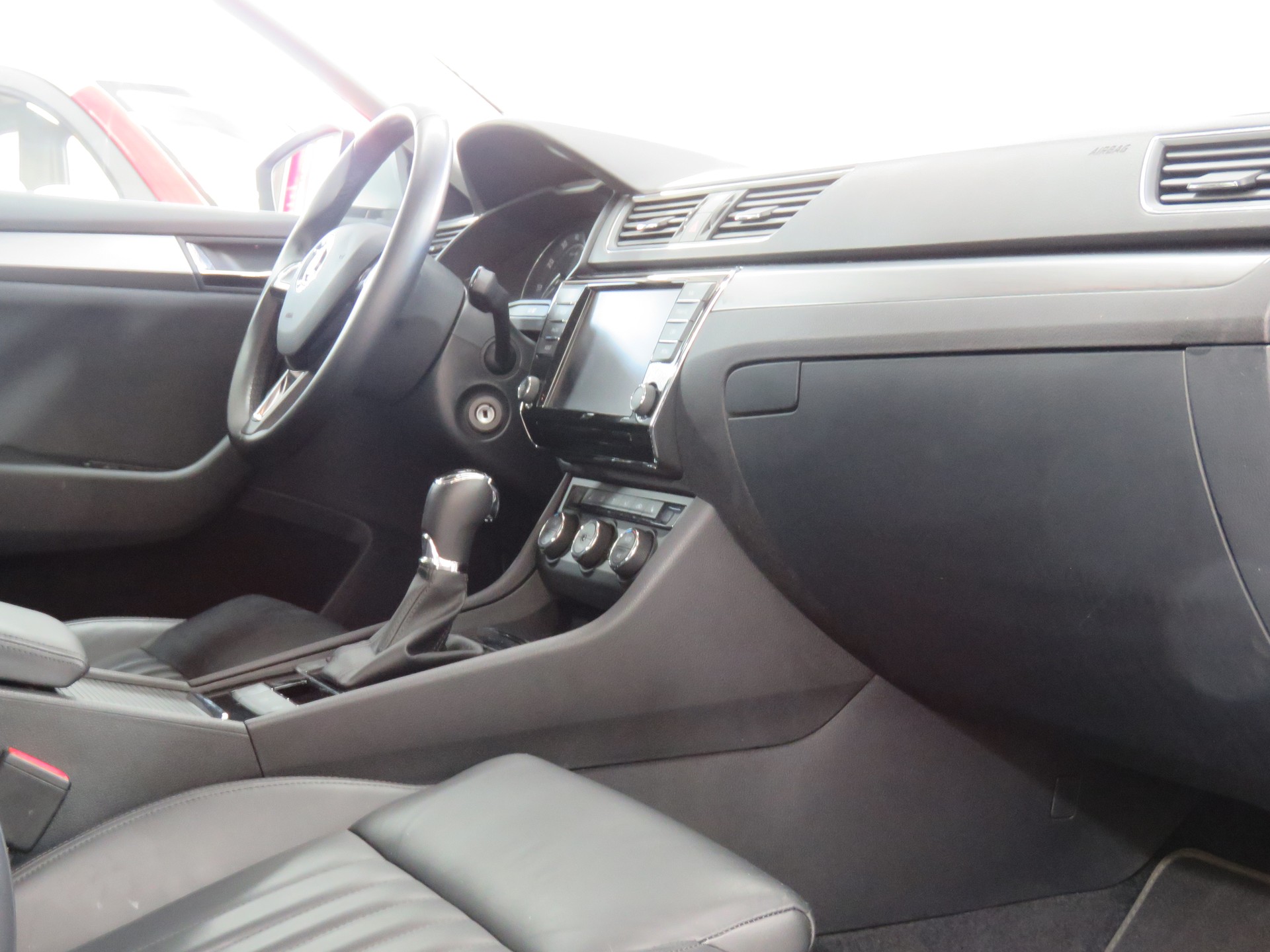 SKODA Superb 1.8 TSI Style DSG (Automat)-image-8