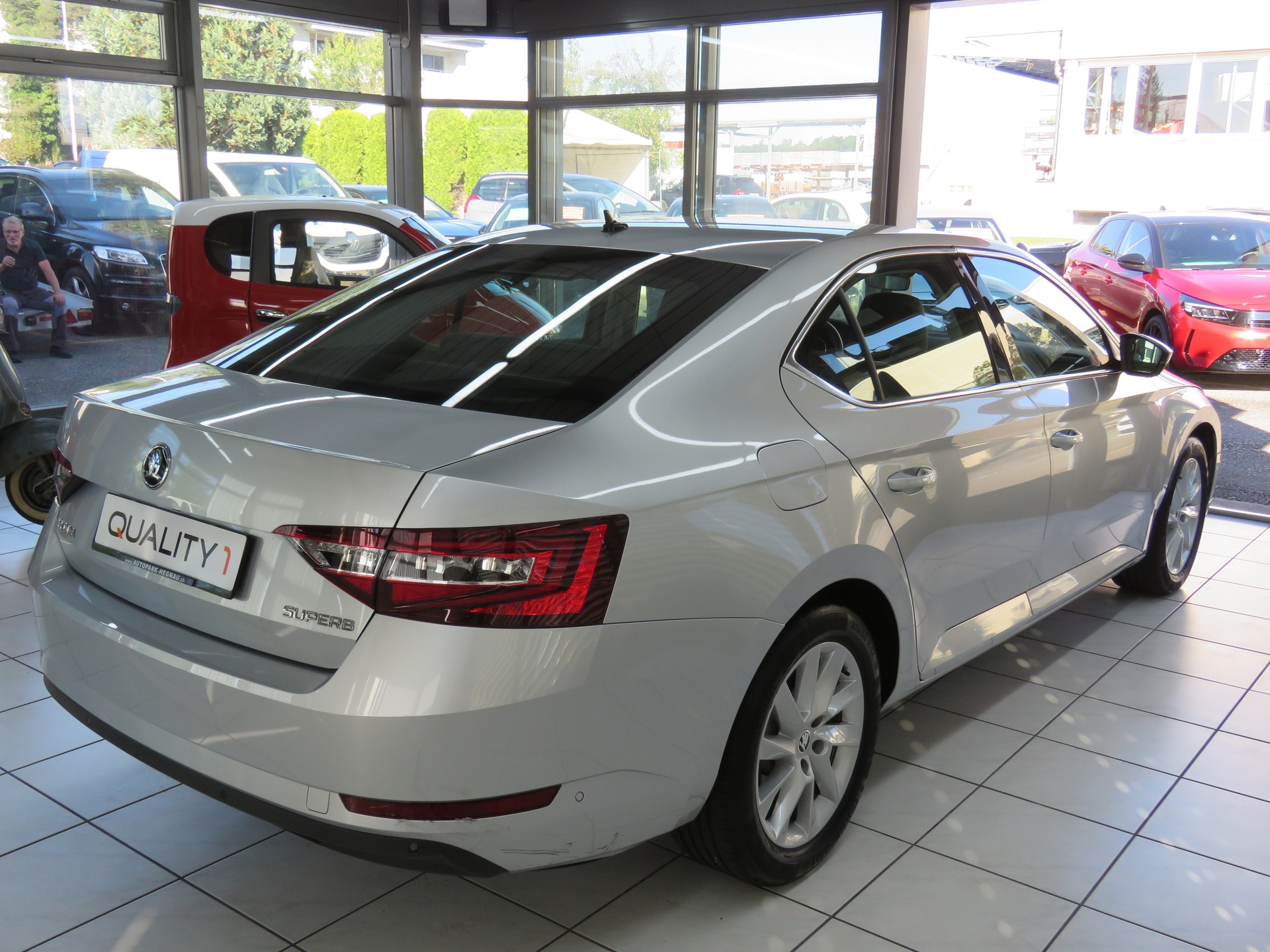 SKODA Superb 1.8 TSI Style DSG (Automat)-image-3
