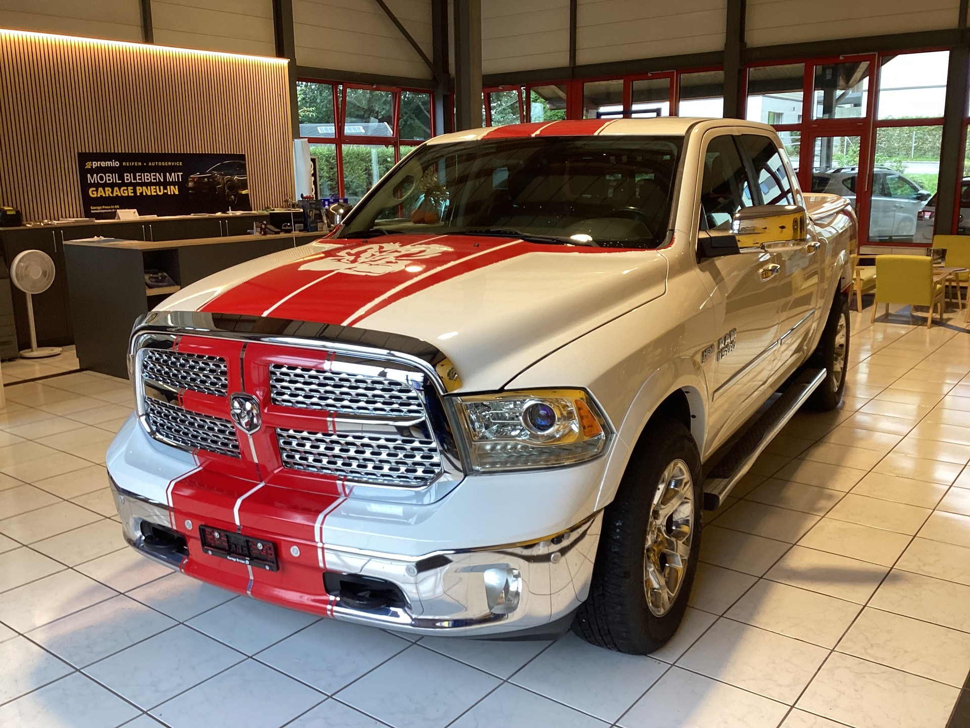 DODGE 1500 !Frisch ab Service! Kerzen ersetzt! Automatenöl gespühlt!Neue Bremsen hinten!!