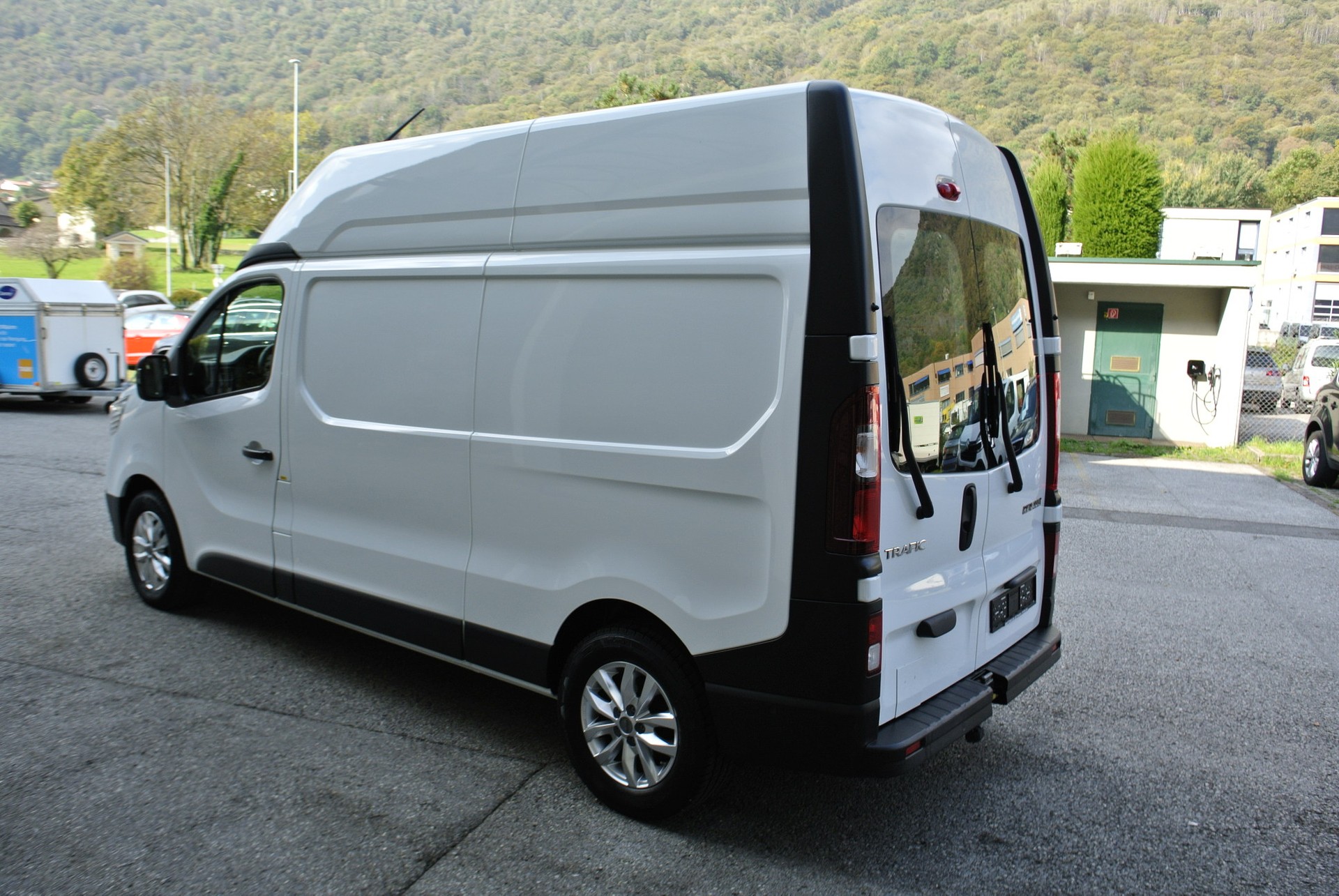 RENAULT Trafic 2.0 Blue dCi 150 3.5t Advance L2H2 IP-image-12