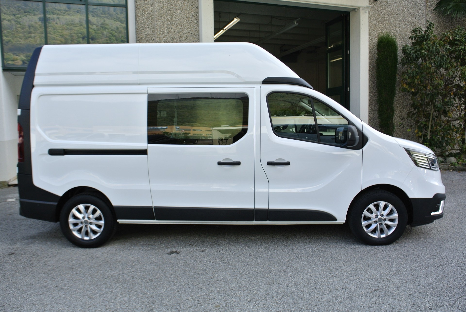 RENAULT Trafic 2.0 Blue dCi 150 3.5t Advance L2H2 IP-image-6