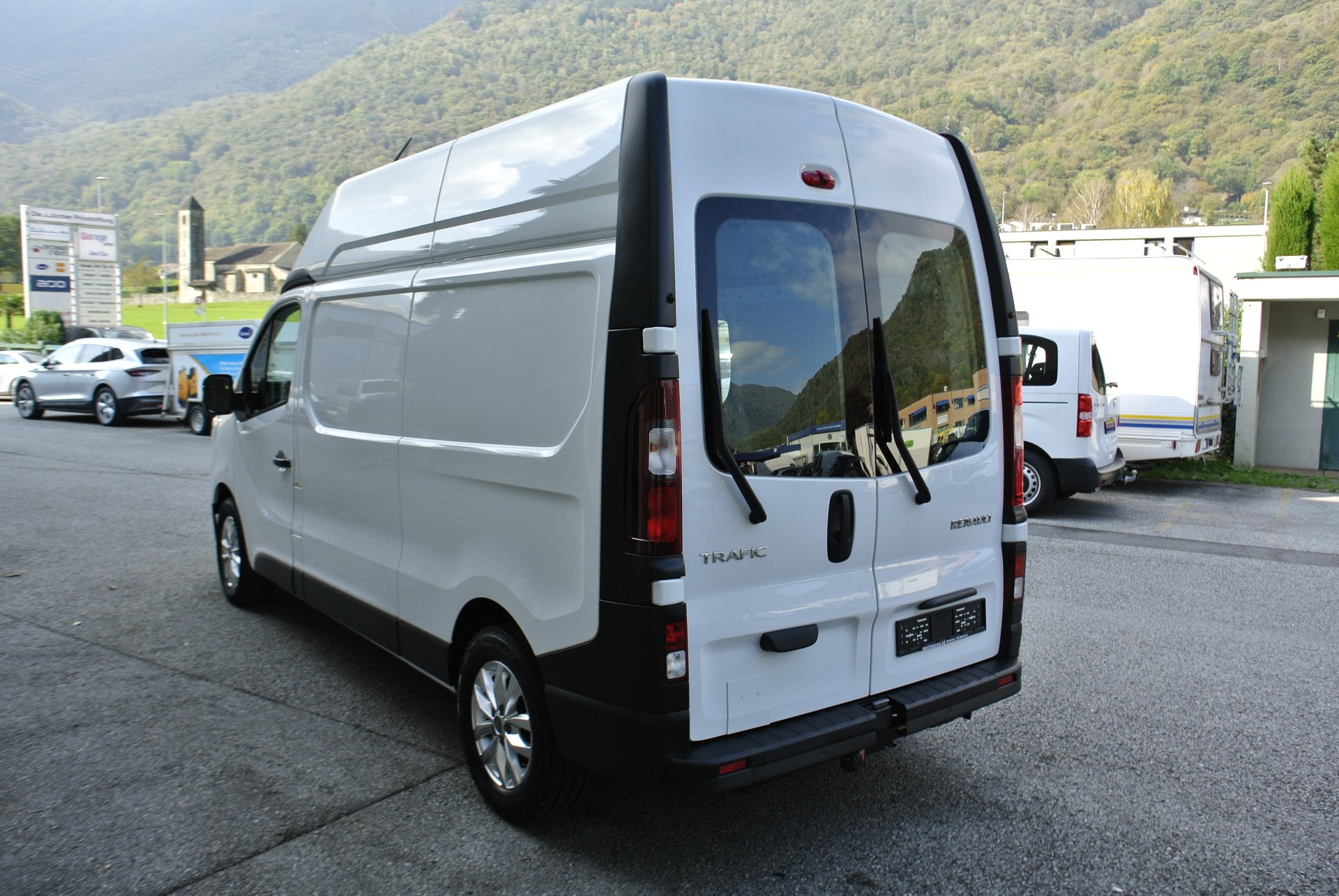 RENAULT Trafic 2.0 Blue dCi 150 3.5t Advance L2H2 IP-image-11