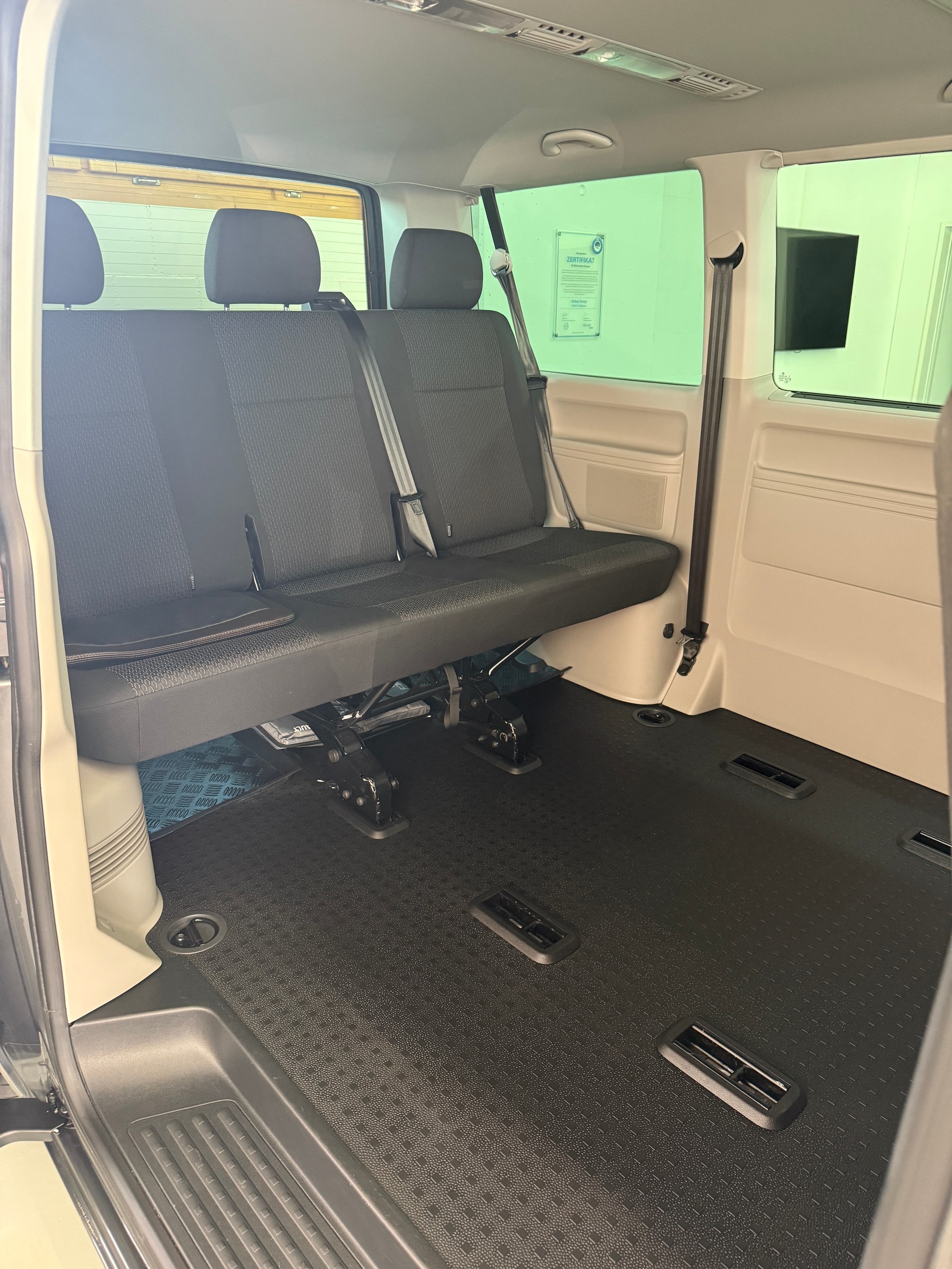 VW T6 Caravelle 2.0 TDI Trendline 4Motion-image-4
