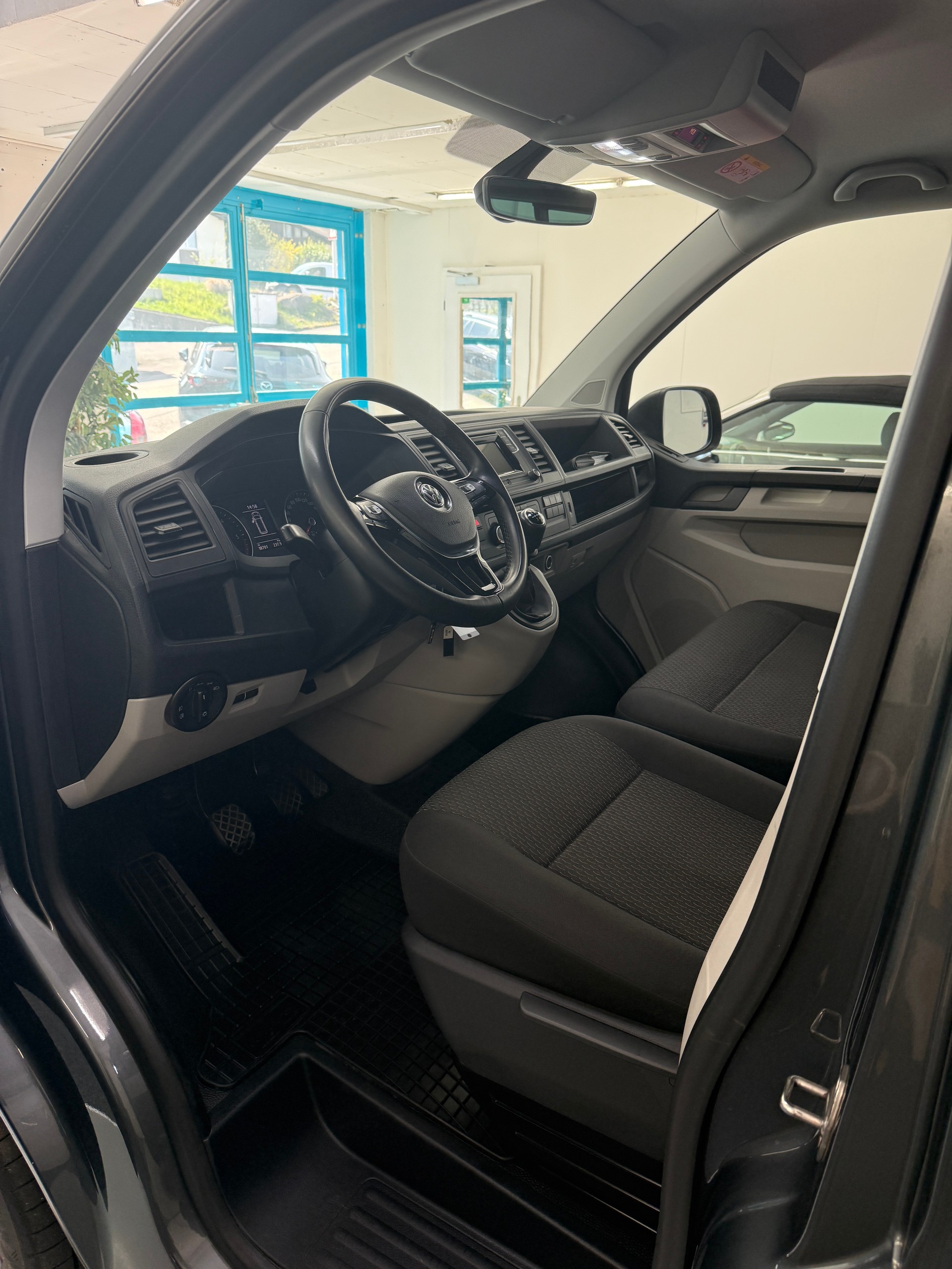VW T6 Caravelle 2.0 TDI Trendline 4Motion-image-6