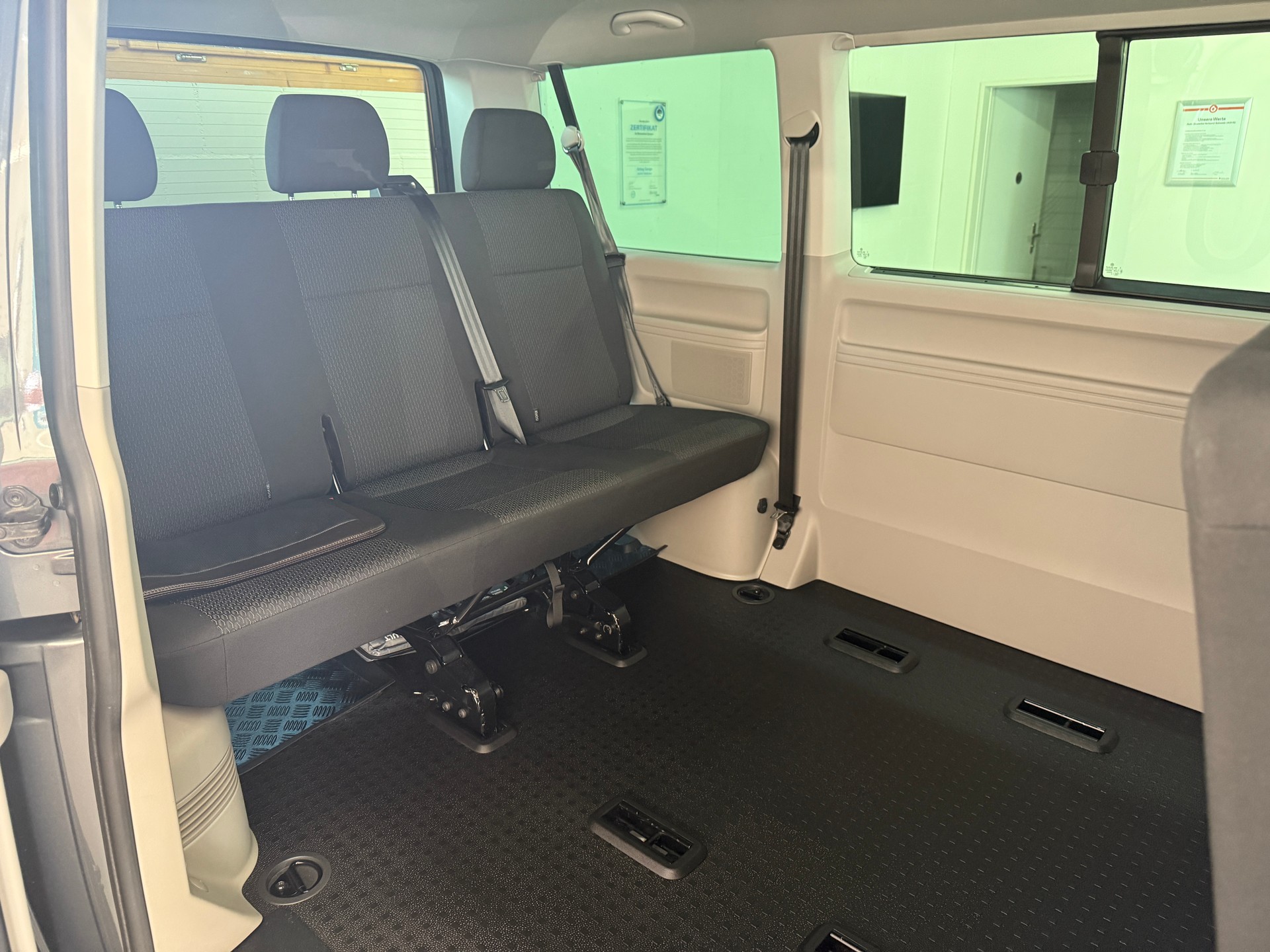 VW T6 Caravelle 2.0 TDI Trendline 4Motion-image-11