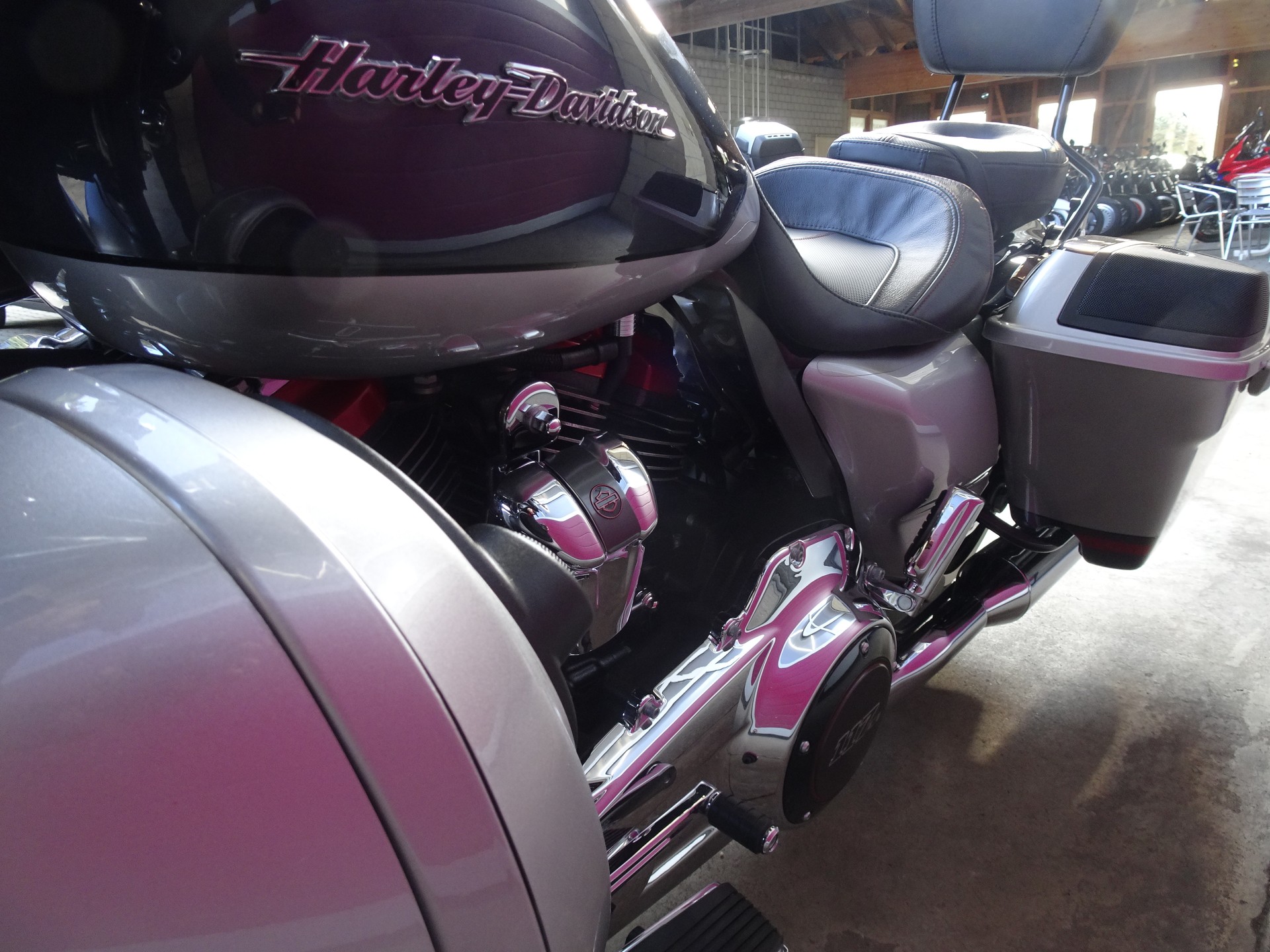HARLEY-DAVIDSON FLHXSE Street Glide ABS CVO 117-image-12