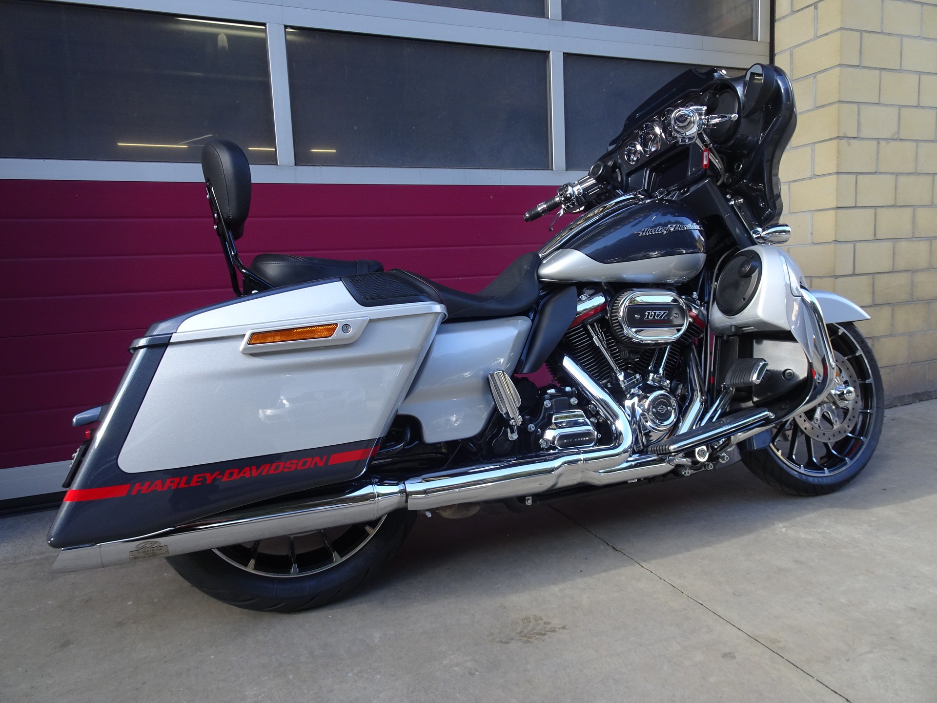 HARLEY-DAVIDSON FLHXSE Street Glide ABS CVO 117-image-8