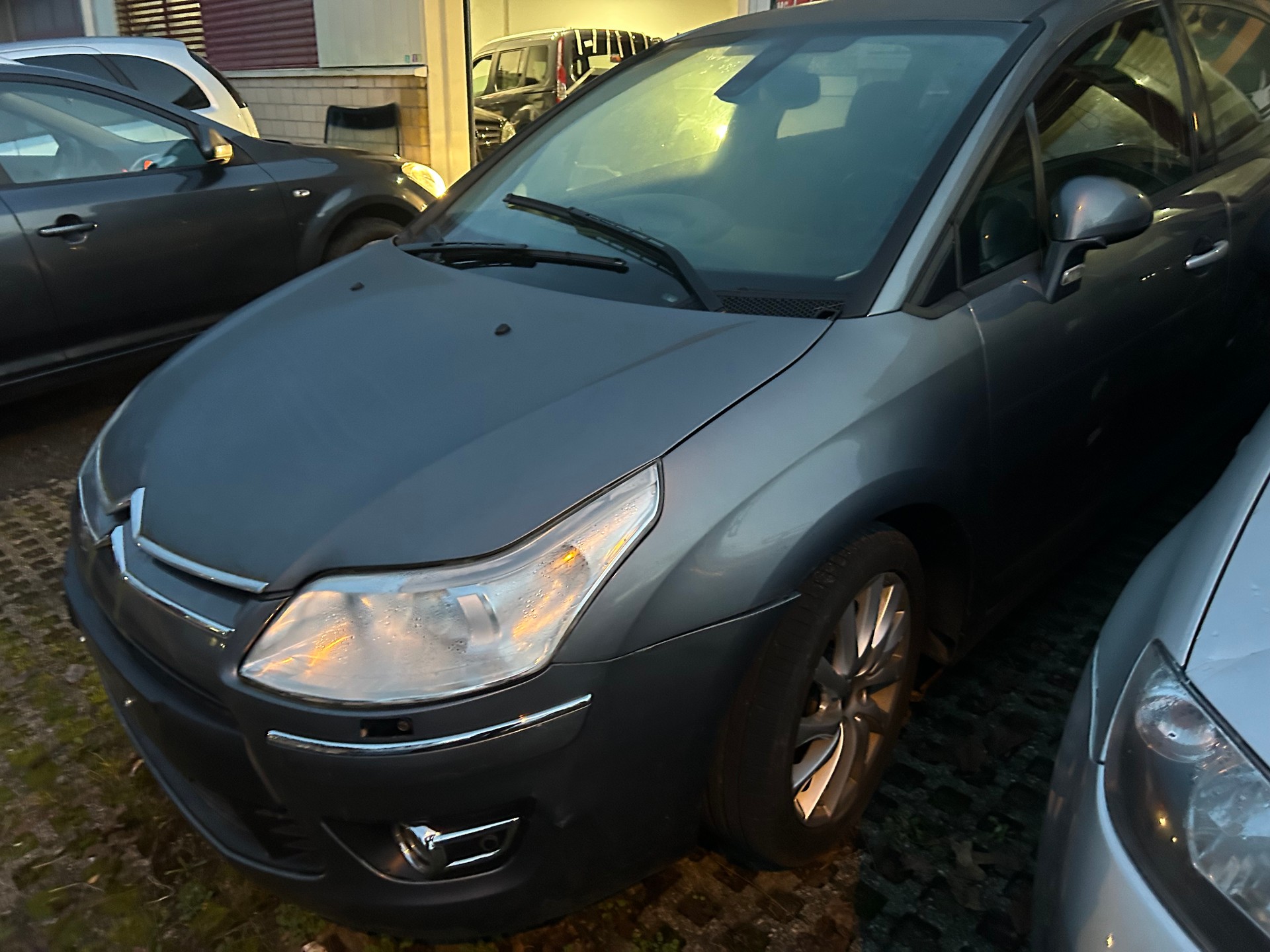 CITROEN C4 Berline 1.6i 16V Turbo Exclusive Automatic-image-1