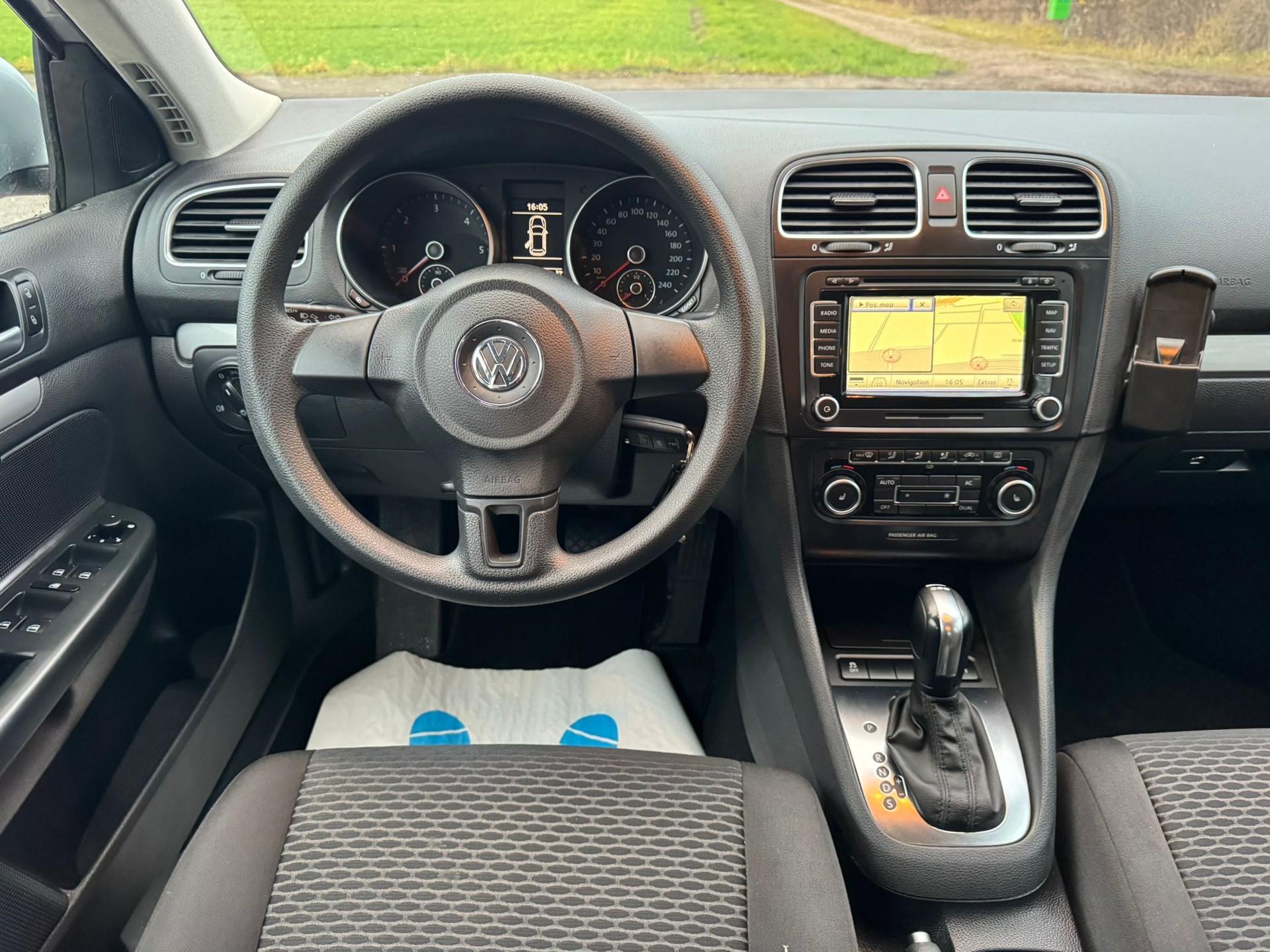 VW Golf Variant 1.6 TDI BMT Trendline DSG-image-17