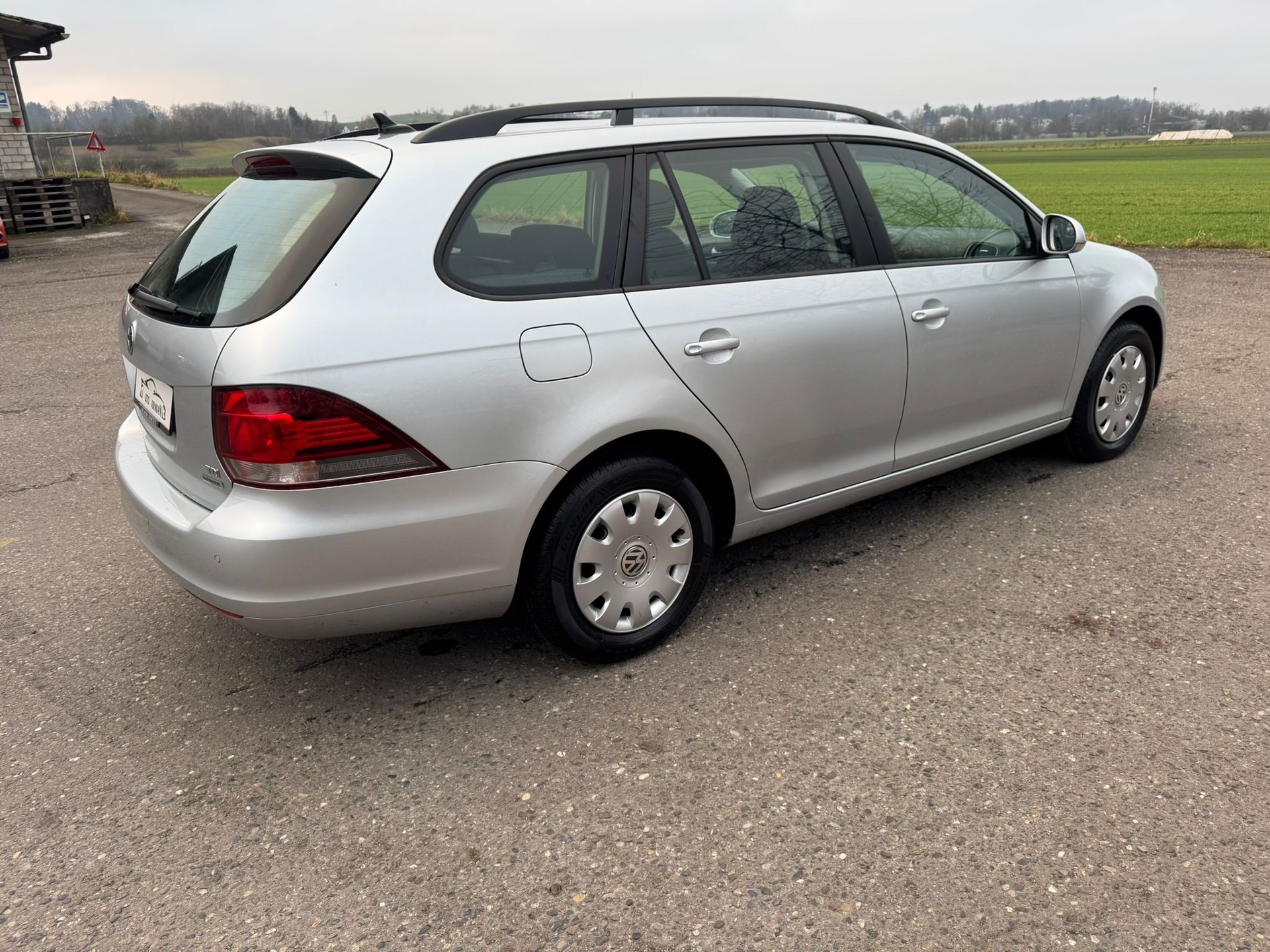VW Golf Variant 1.6 TDI BMT Trendline DSG-image-5