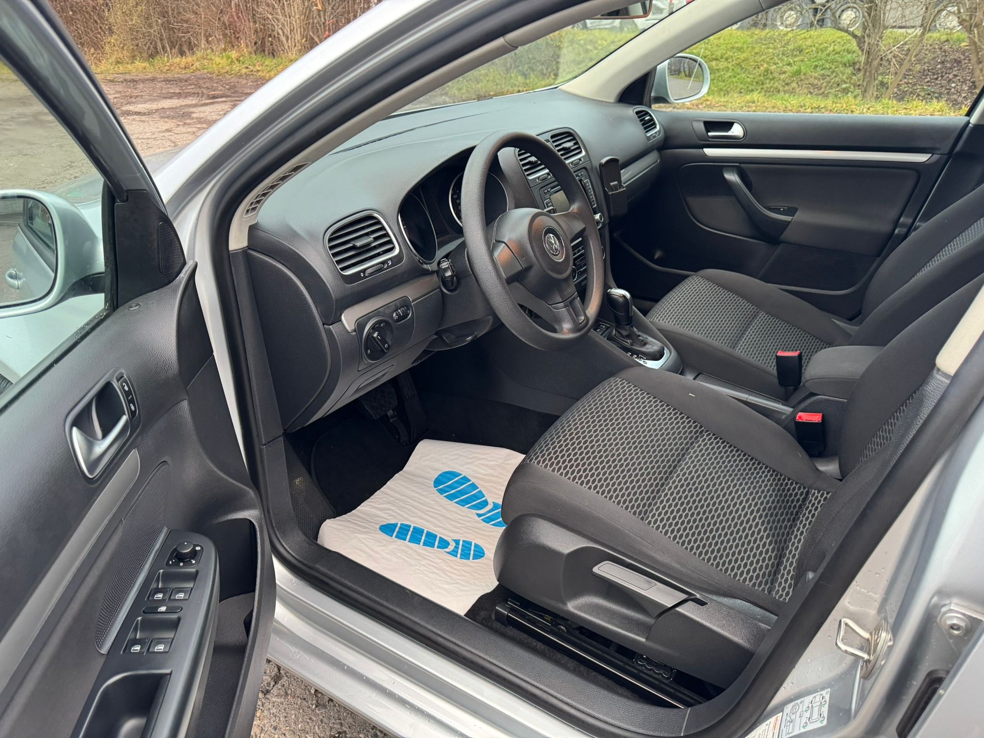 VW Golf Variant 1.6 TDI BMT Trendline DSG-image-10