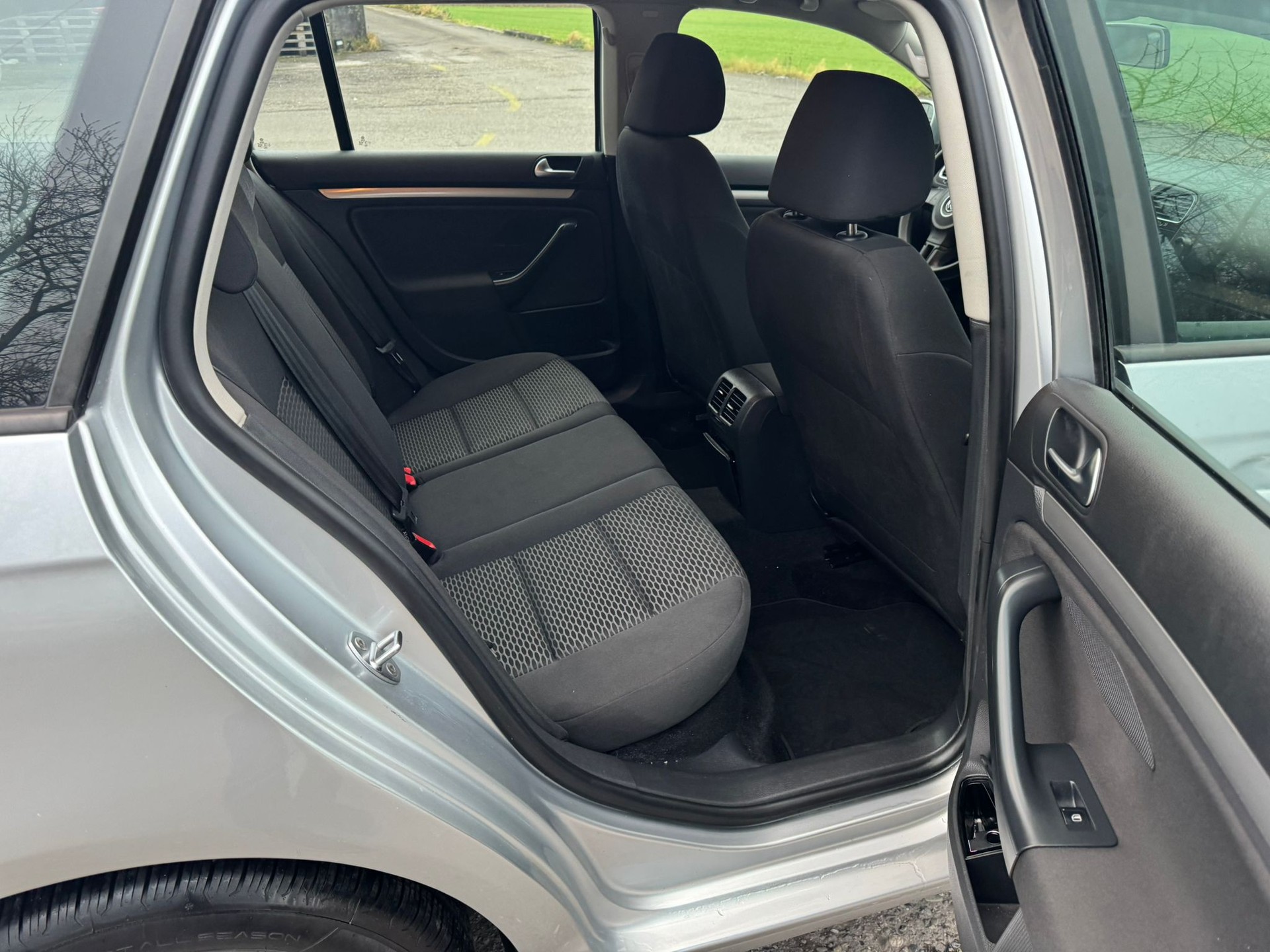 VW Golf Variant 1.6 TDI BMT Trendline DSG-image-12