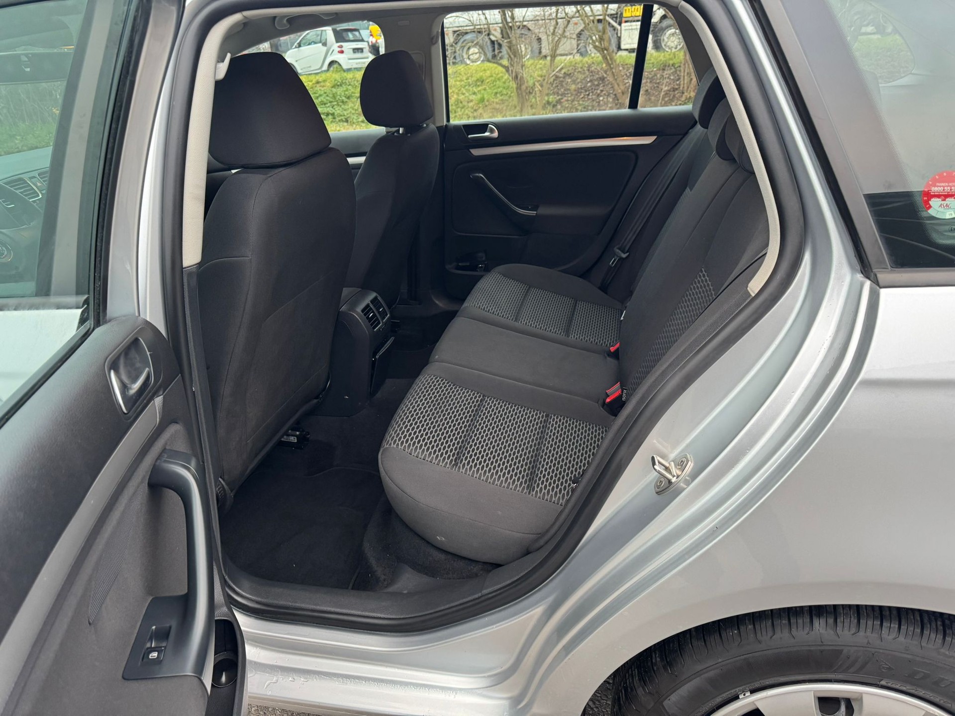 VW Golf Variant 1.6 TDI BMT Trendline DSG-image-13