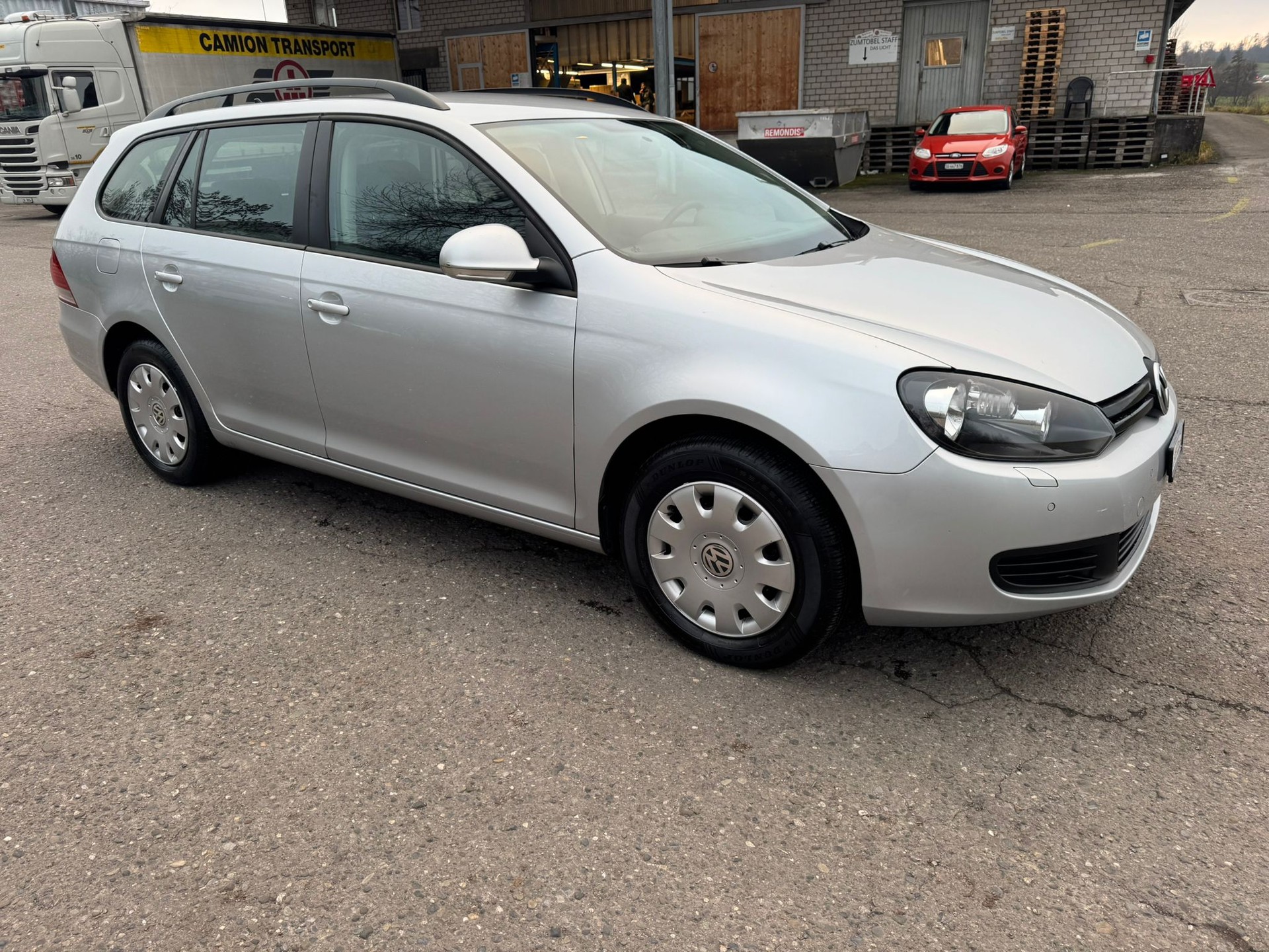 VW Golf Variant 1.6 TDI BMT Trendline DSG-image-1