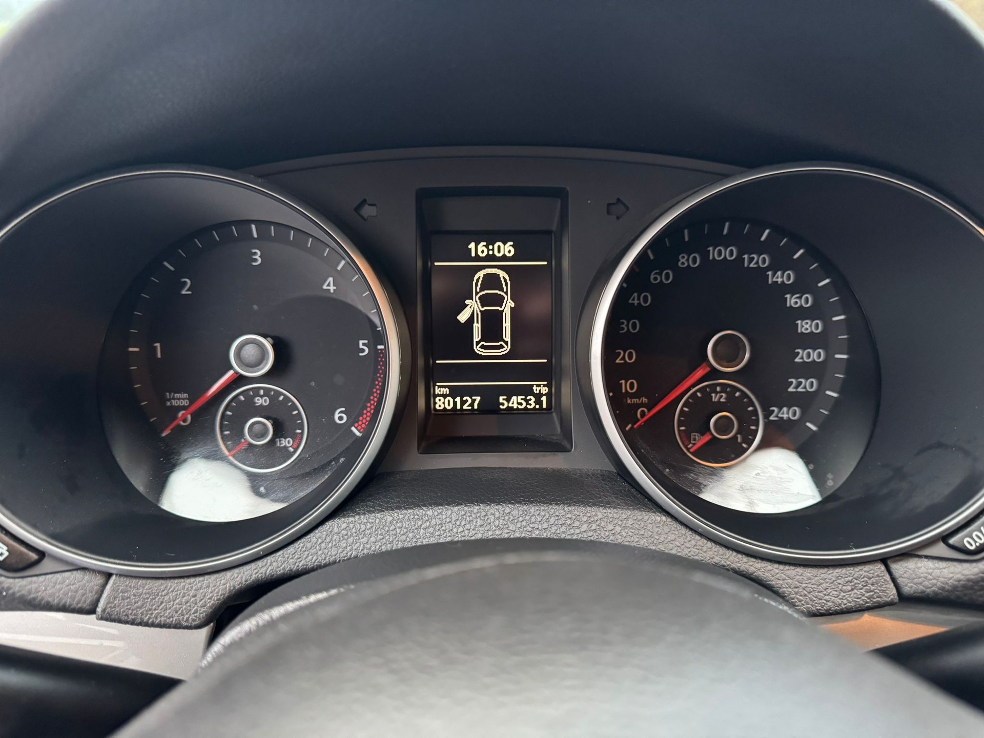 VW Golf Variant 1.6 TDI BMT Trendline DSG-image-21