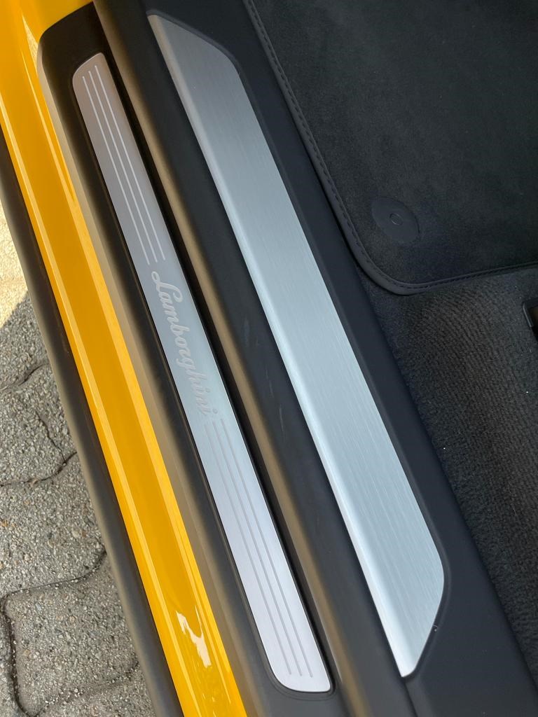 LAMBORGHINI Urus E-Gear-image-9