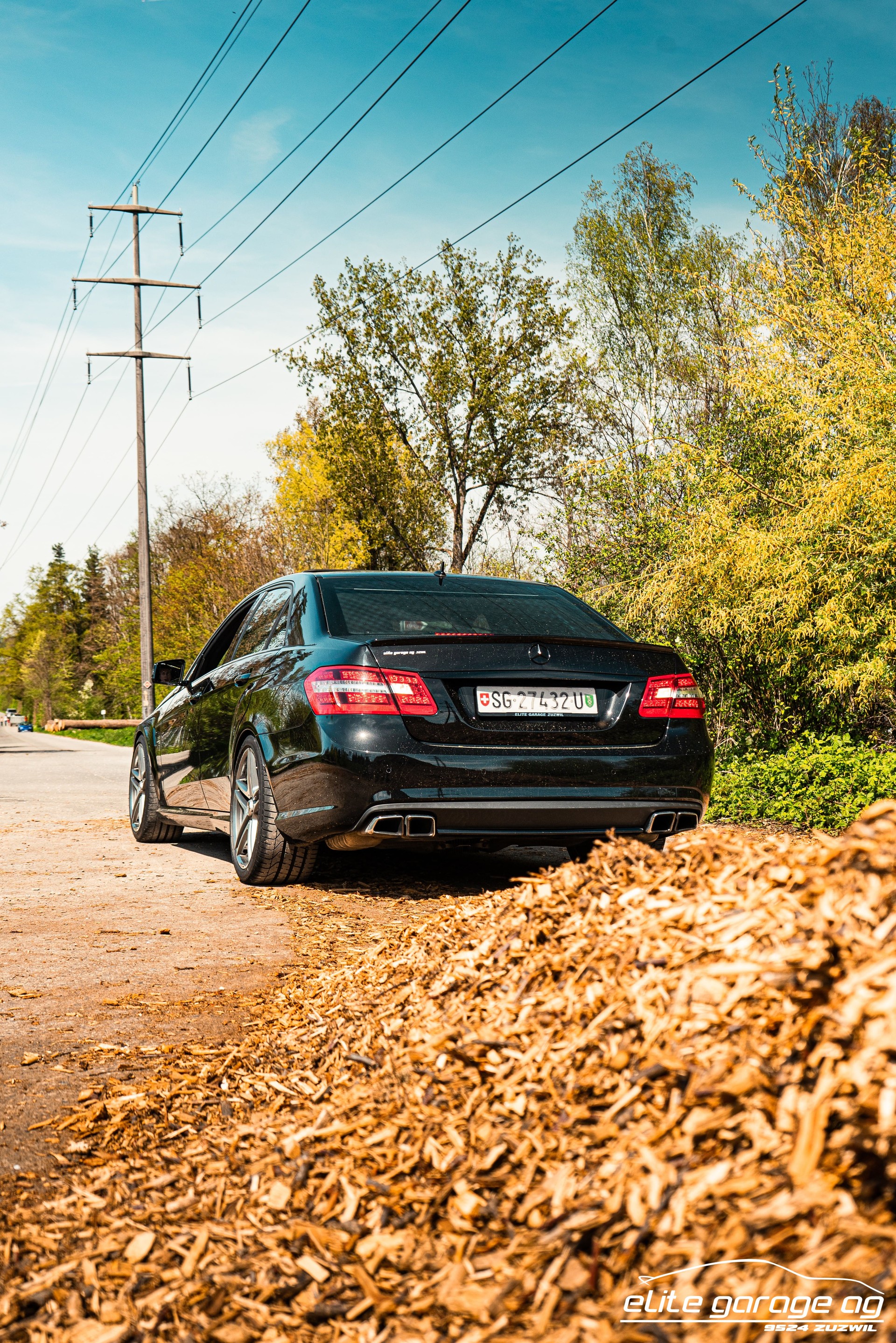 MERCEDES-BENZ E 63 AMG Speedshift MCT ALL BLACK LIEBHABERFAHRZEUG-image-3