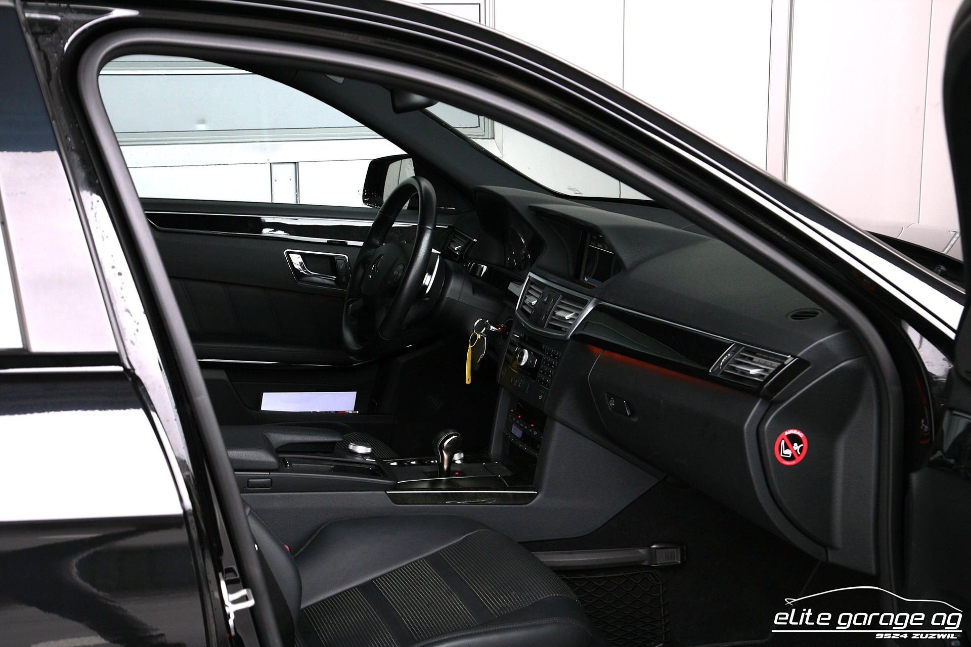 MERCEDES-BENZ E 63 AMG Speedshift MCT ALL BLACK LIEBHABERFAHRZEUG-image-13