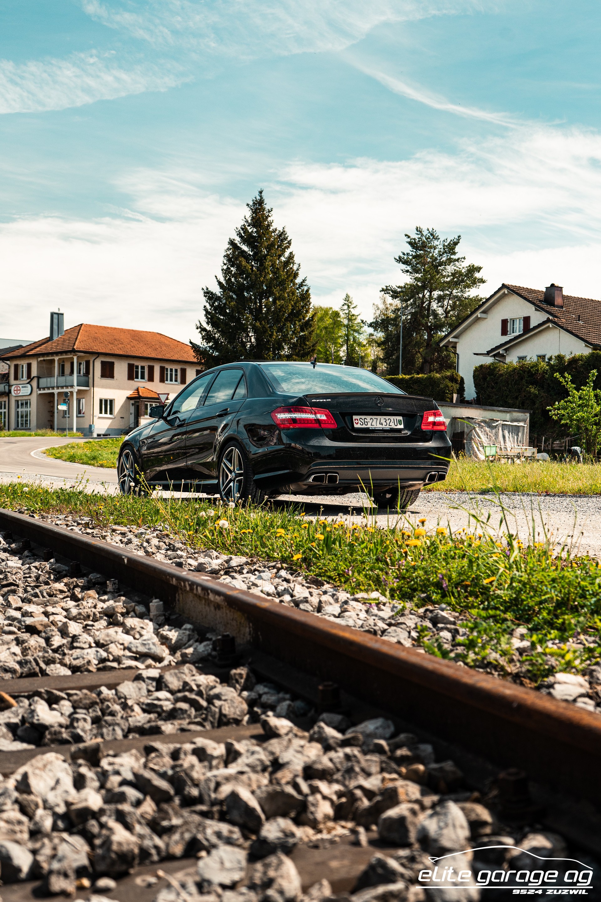 MERCEDES-BENZ E 63 AMG Speedshift MCT ALL BLACK LIEBHABERFAHRZEUG-image-8