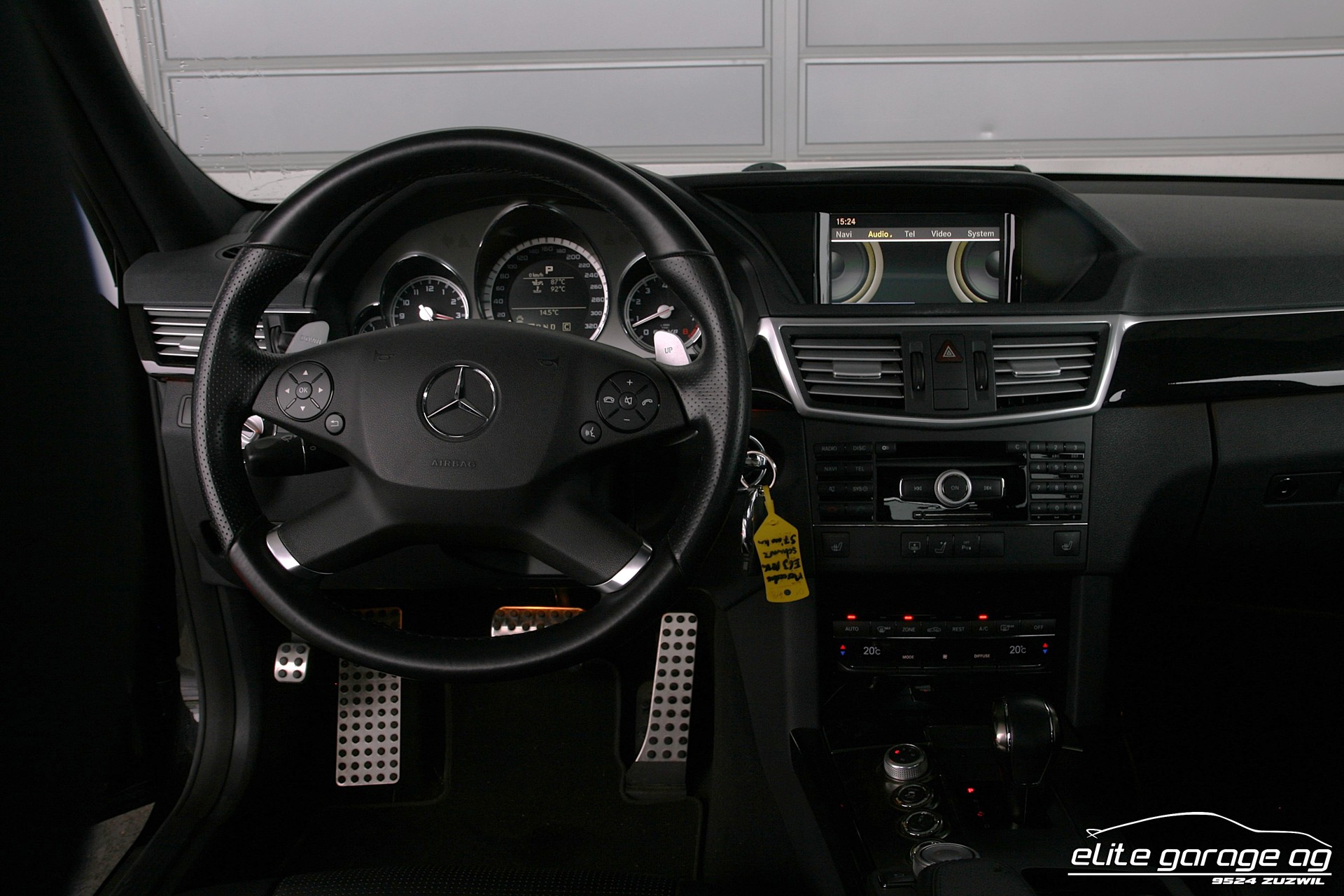MERCEDES-BENZ E 63 AMG Speedshift MCT ALL BLACK LIEBHABERFAHRZEUG-image-12