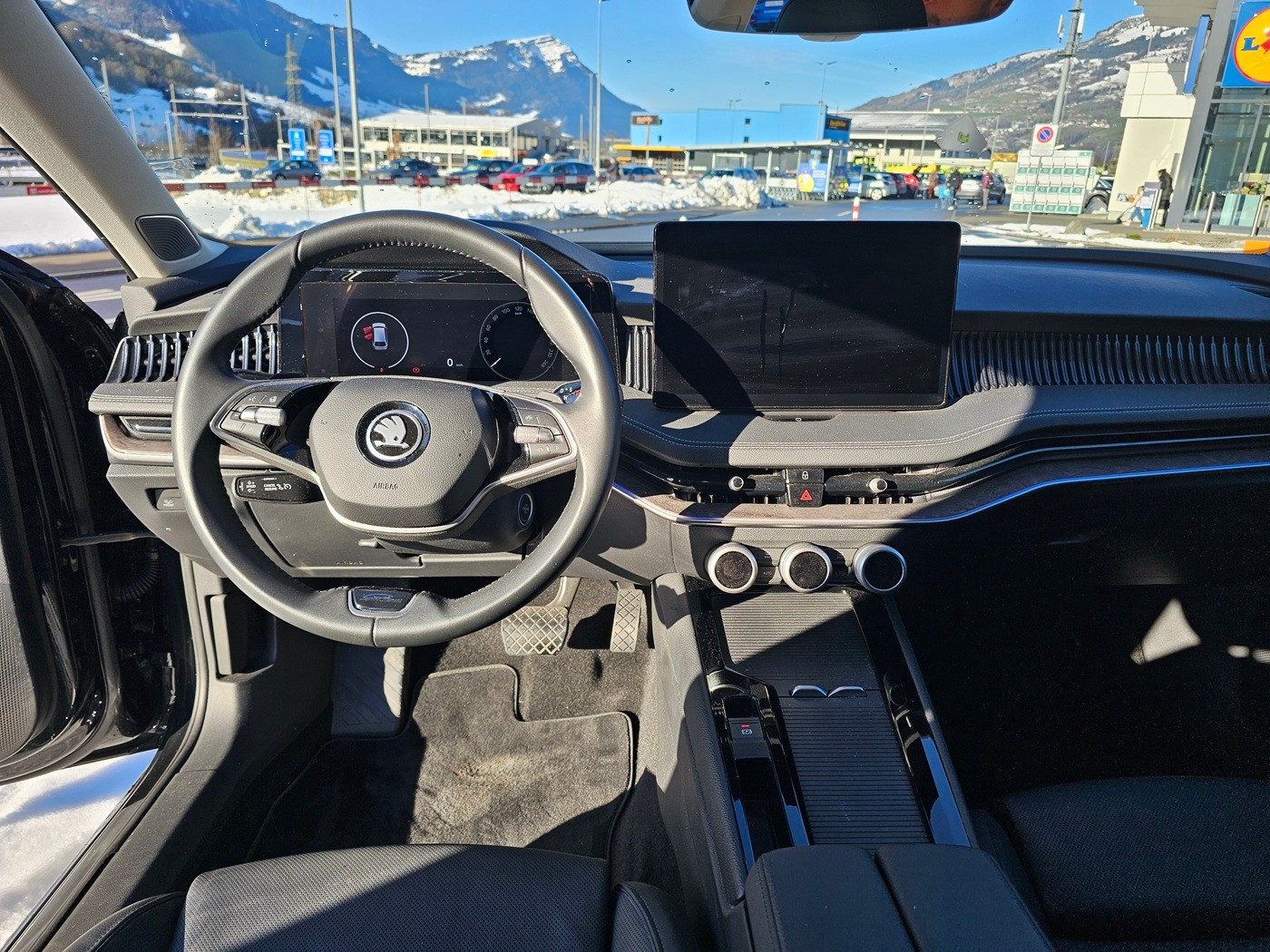 SKODA Superb Combi 2.0 TSI L&K 4x4 DSG-image-8