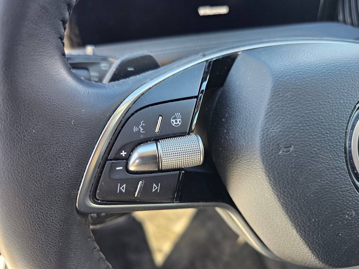 SKODA Superb Combi 2.0 TSI L&K 4x4 DSG-image-17