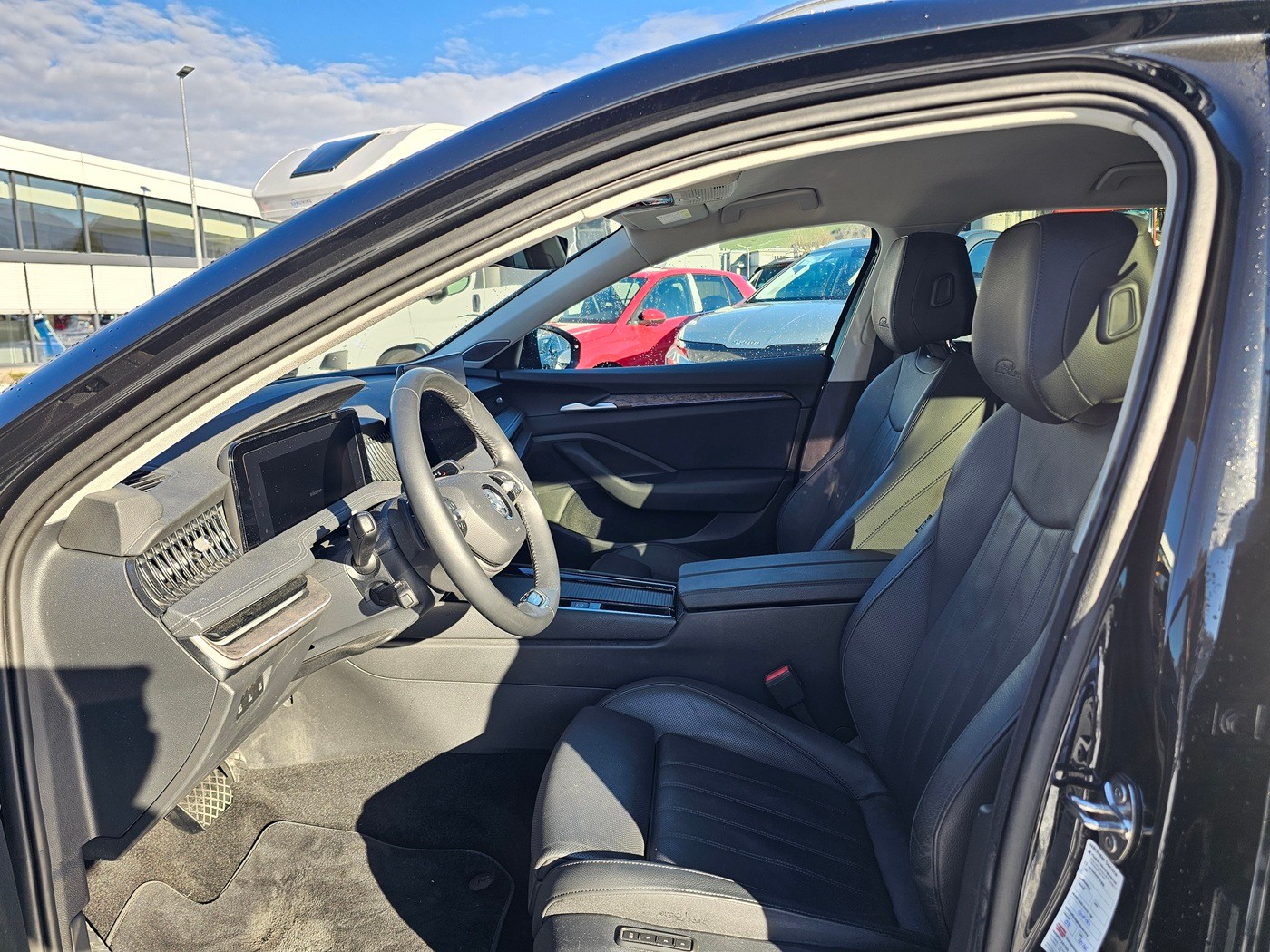 SKODA Superb Combi 2.0 TSI L&K 4x4 DSG-image-6