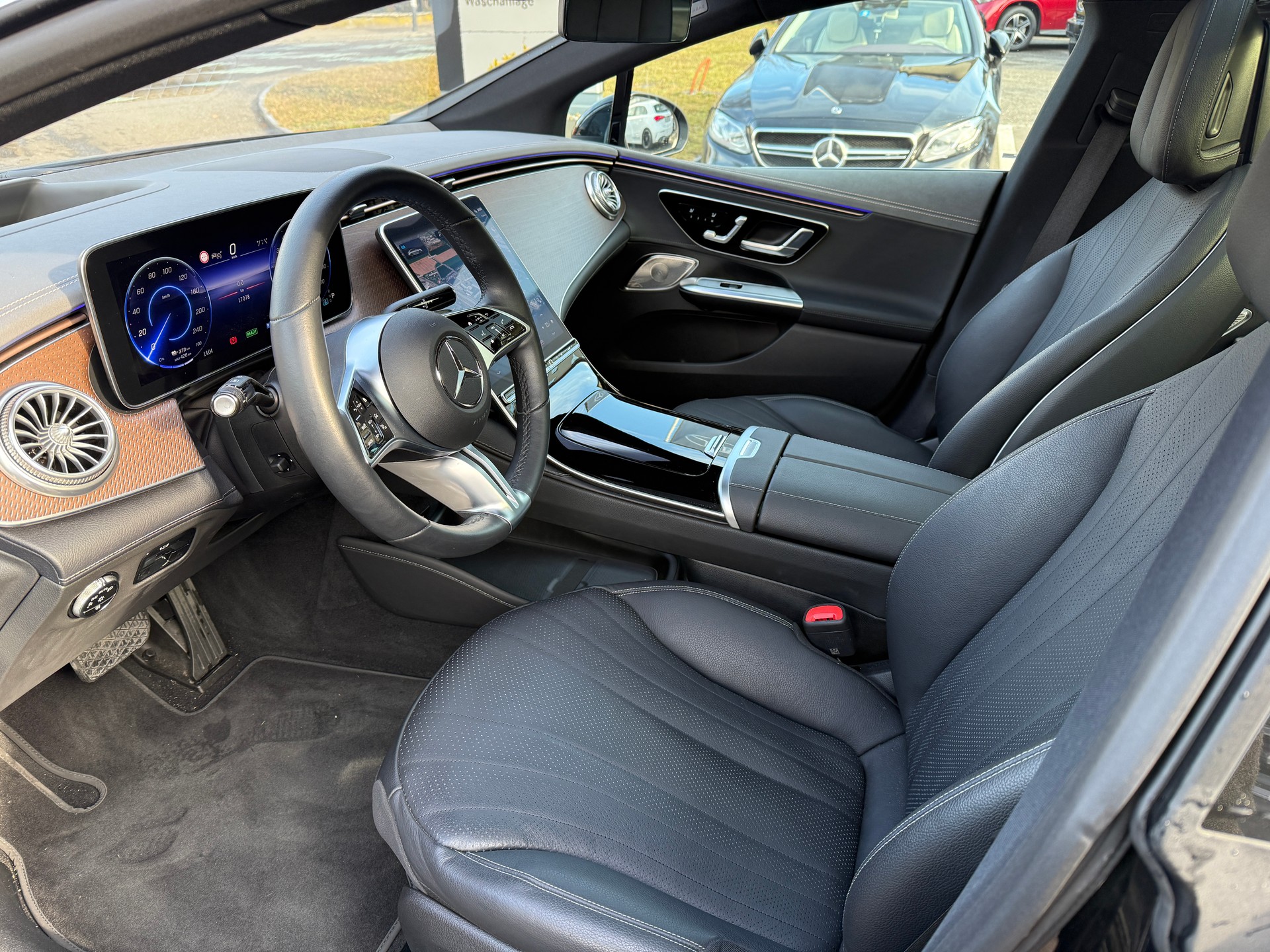 MERCEDES-BENZ EQE 350+-image-3