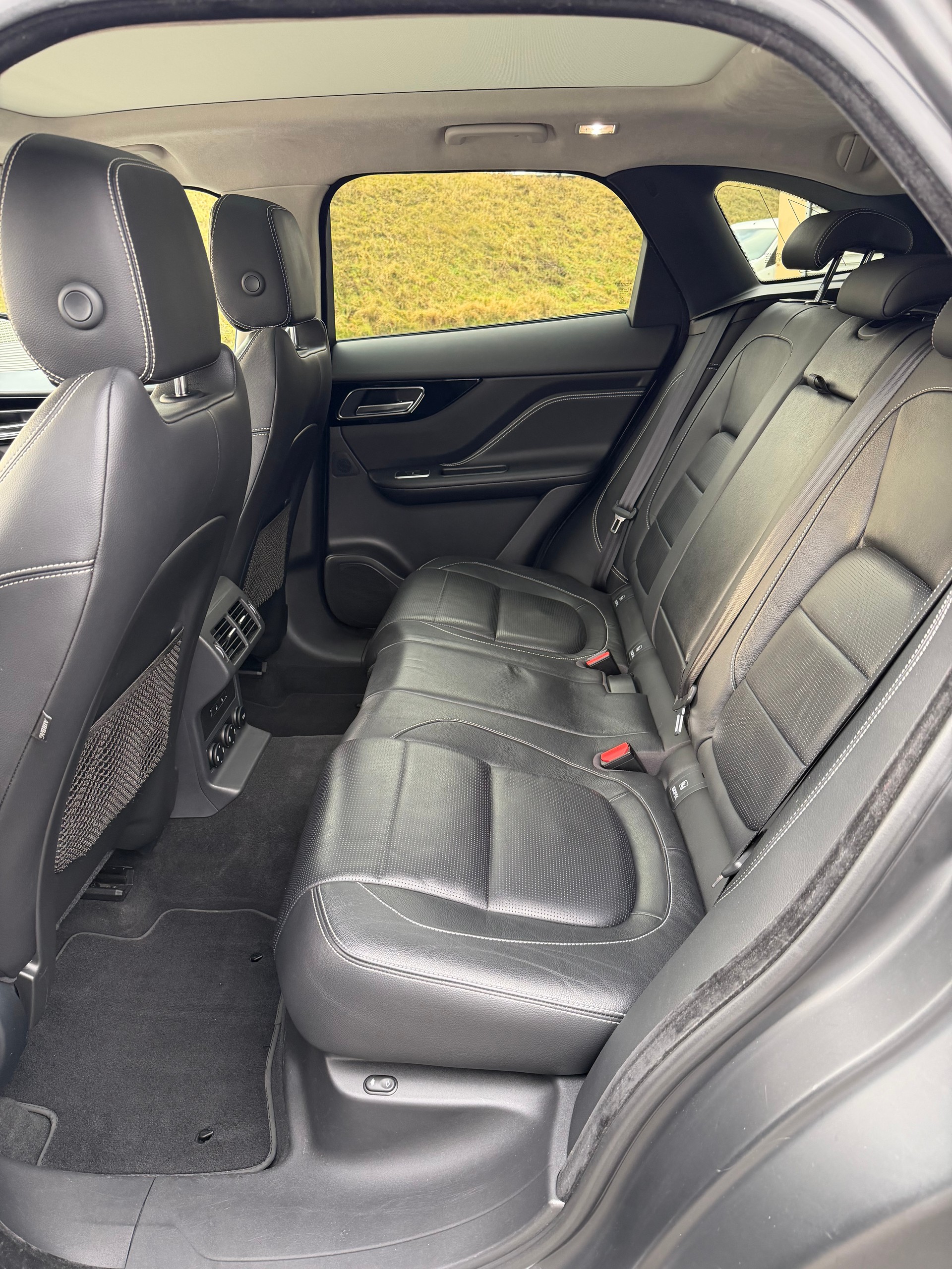 JAGUAR F-Pace 3.0 TD R-Sport AWD Automatik-image-13