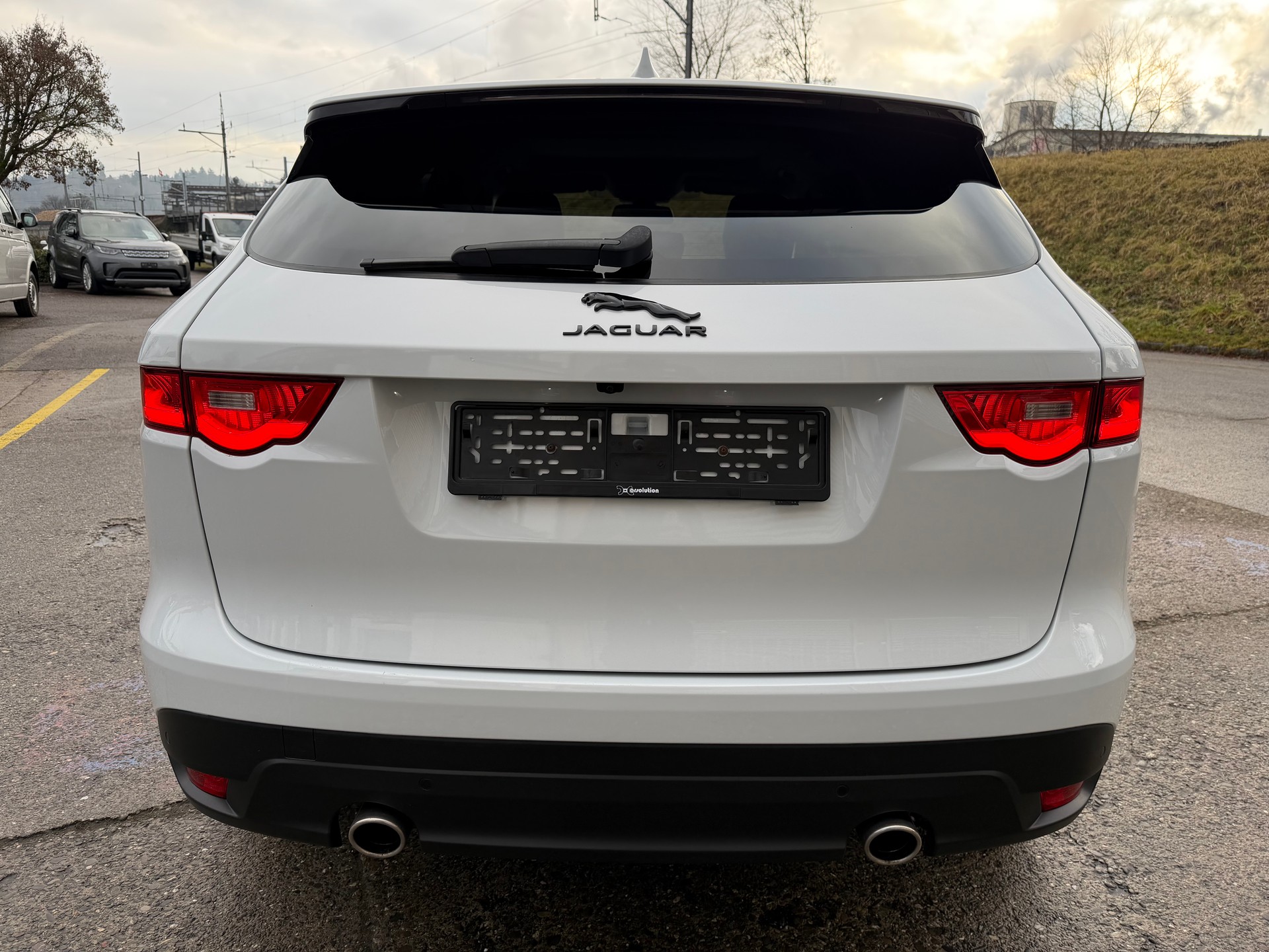 JAGUAR F-Pace 3.0 TD R-Sport AWD Automatik-image-3