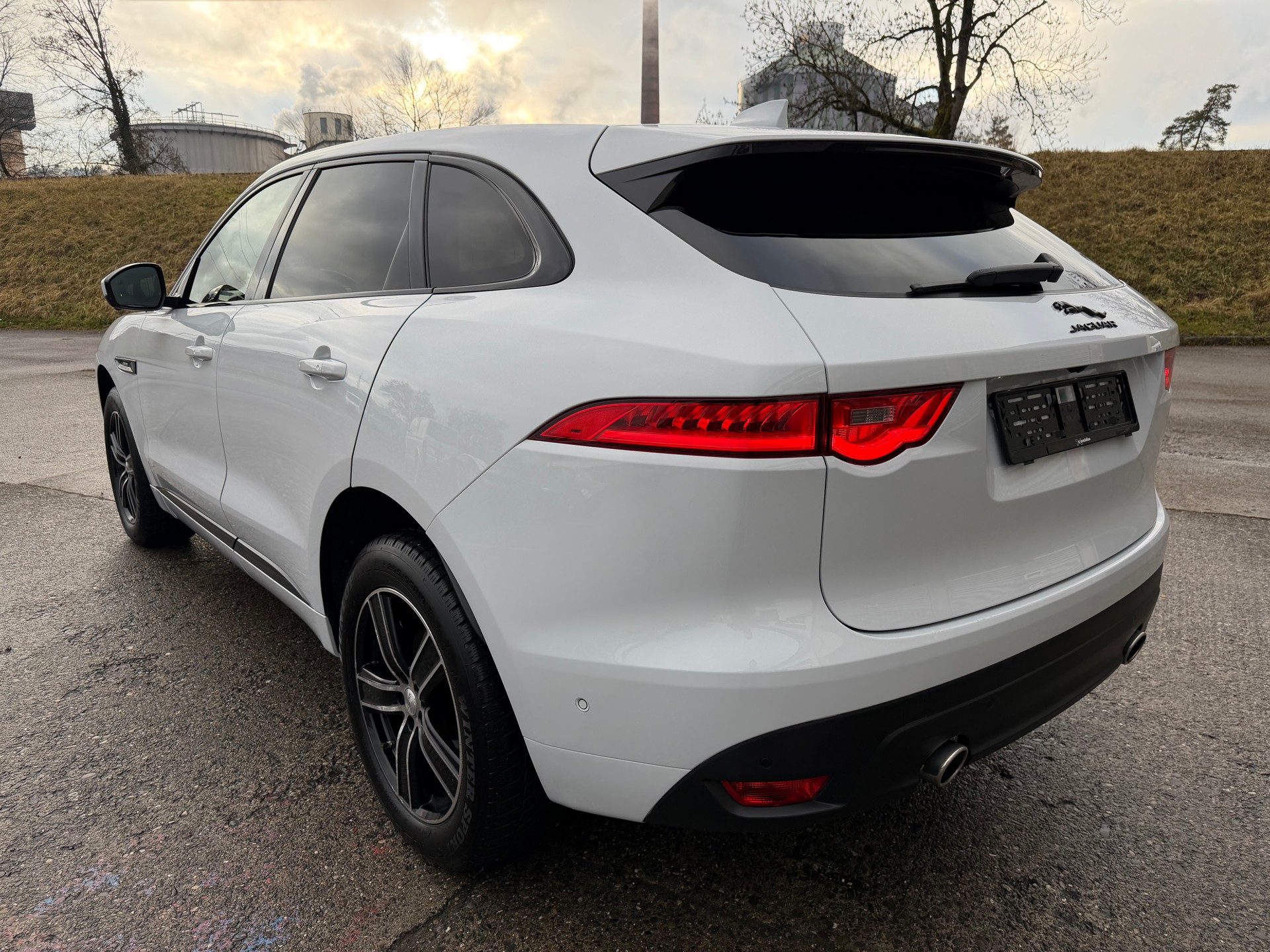 JAGUAR F-Pace 3.0 TD R-Sport AWD Automatik-image-2