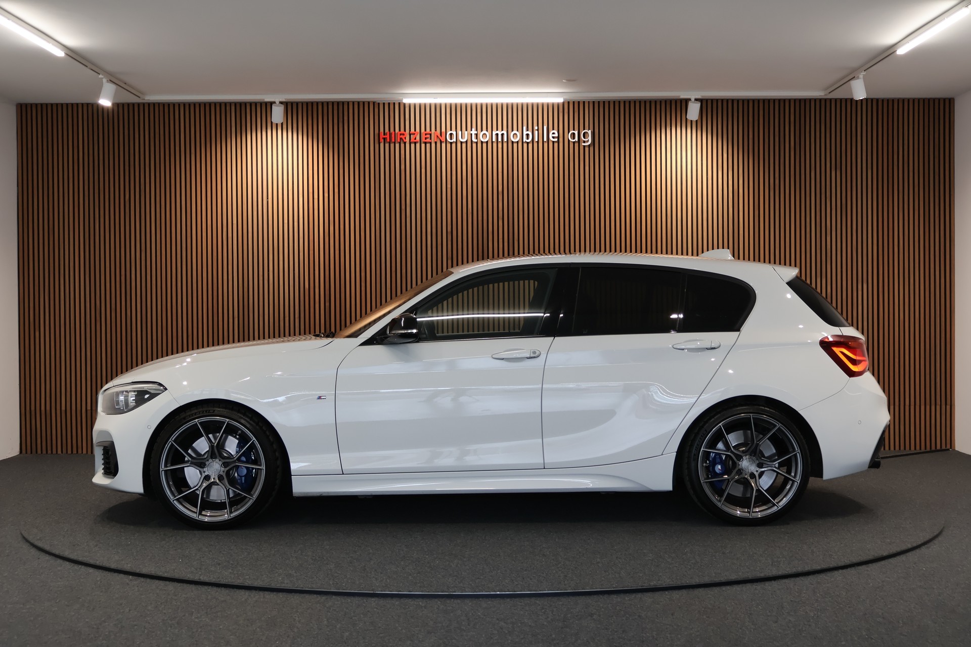 BMW M140i xDrive Steptronic Special Edition-image-1