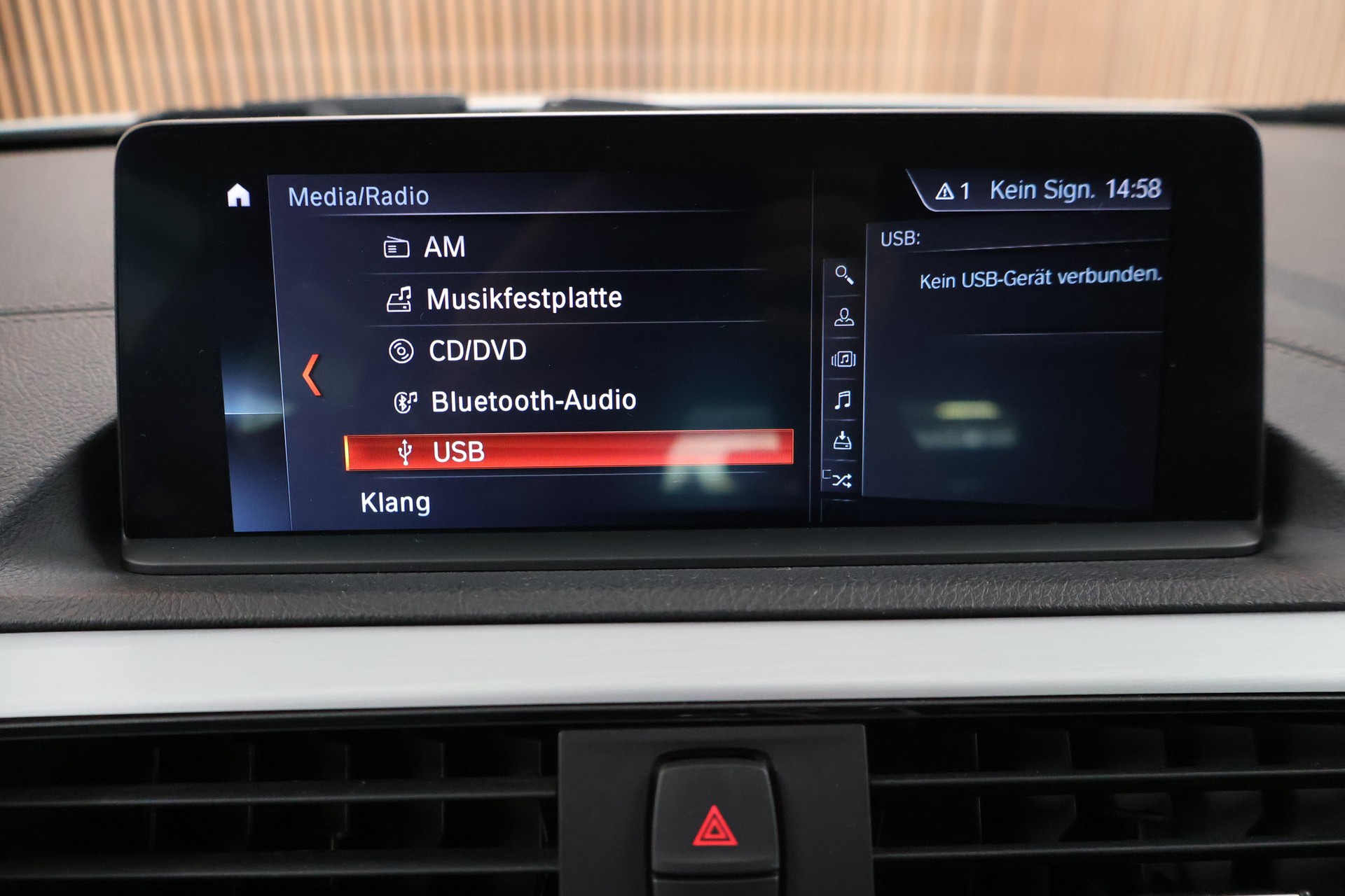 BMW M140i xDrive Steptronic Special Edition-image-25
