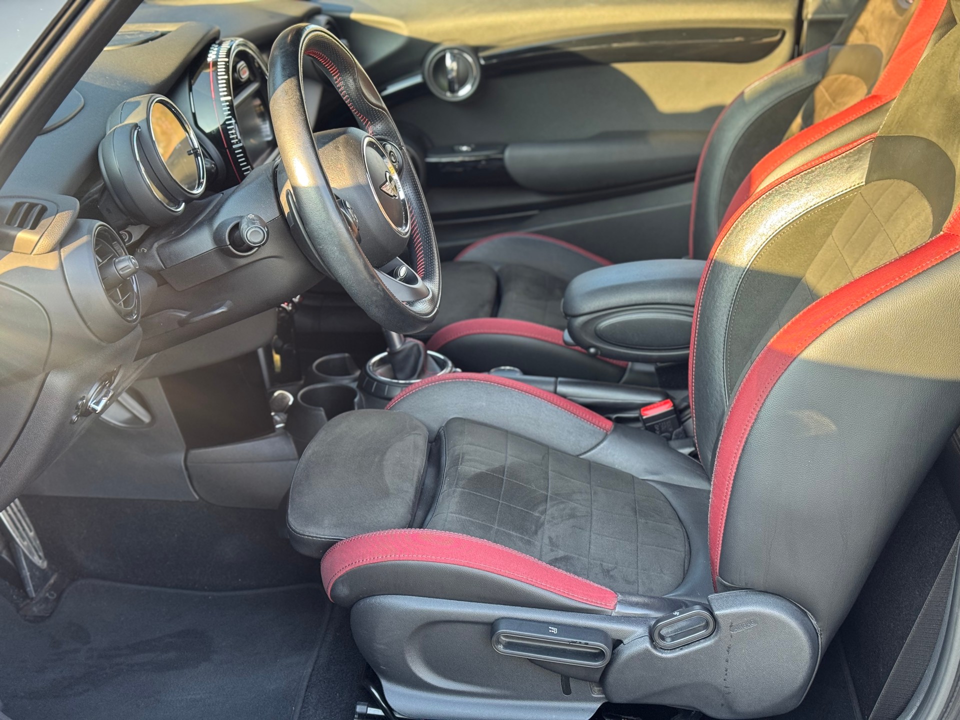 MINI Cooper John Cooper Works Cabriolet Steptronic-image-7