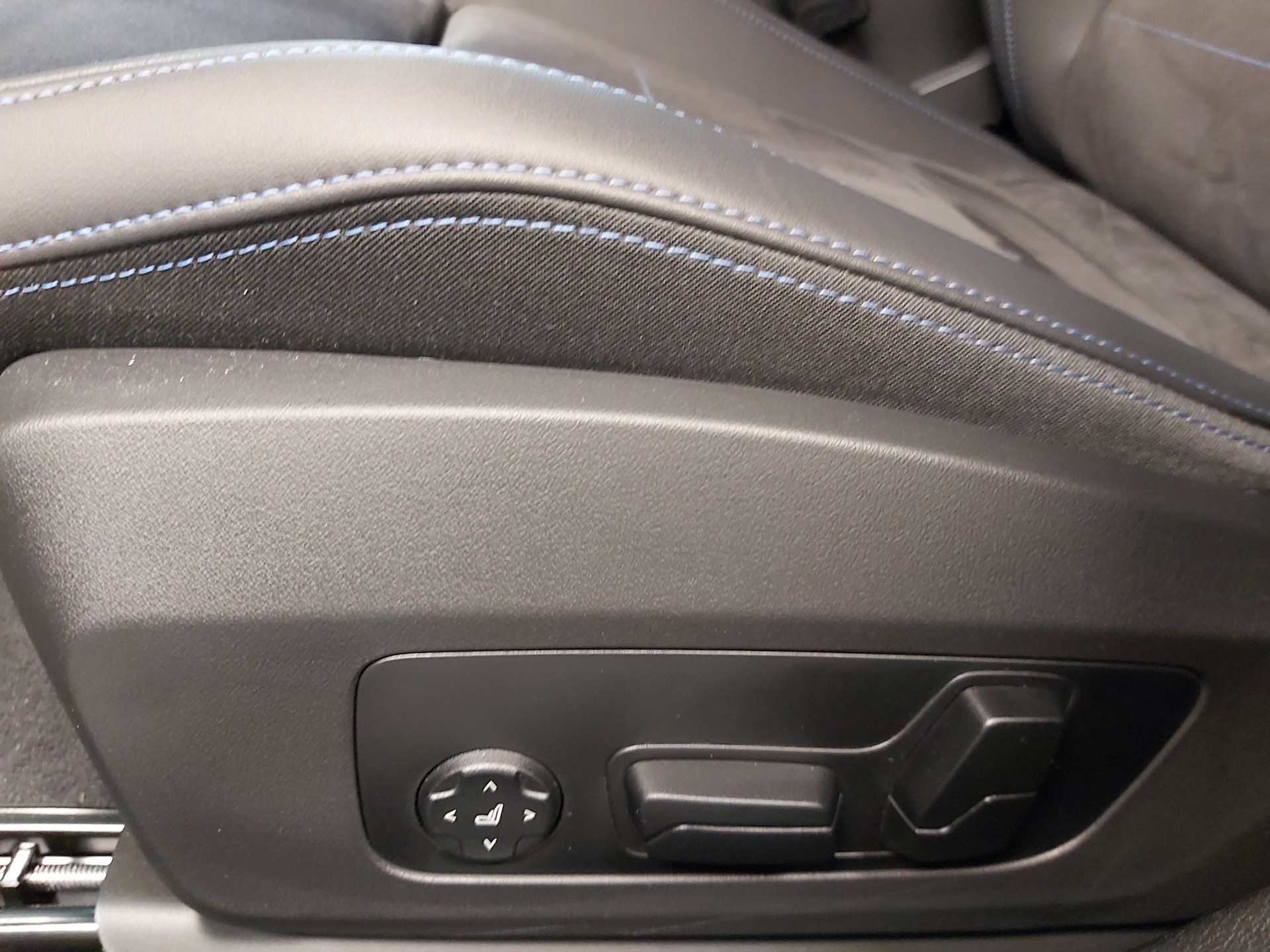 BMW M135i xDrive-image-19