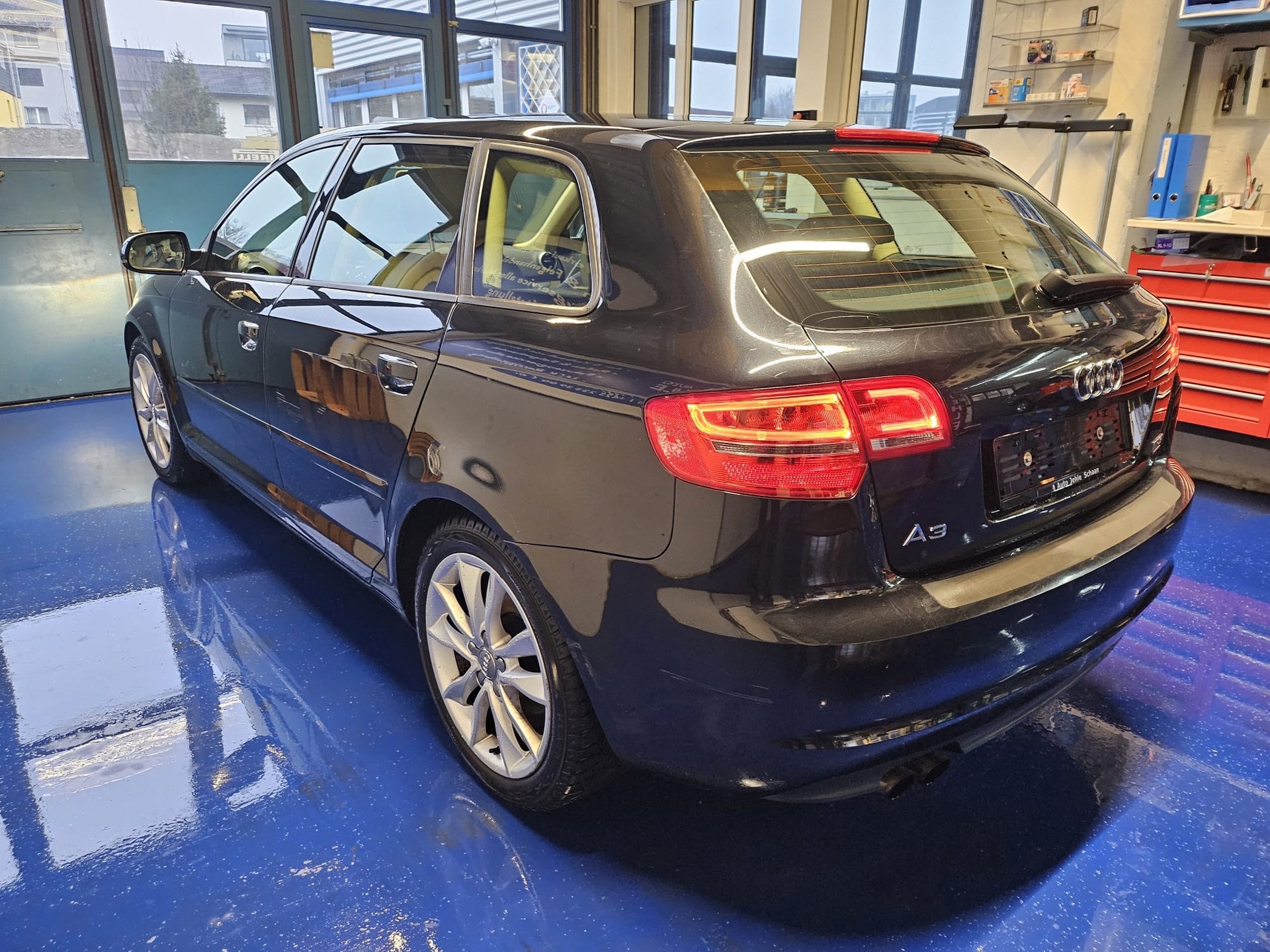 AUDI A3 Sportback 2.0 TFSI Ambiente quattro S-tronic-image-7
