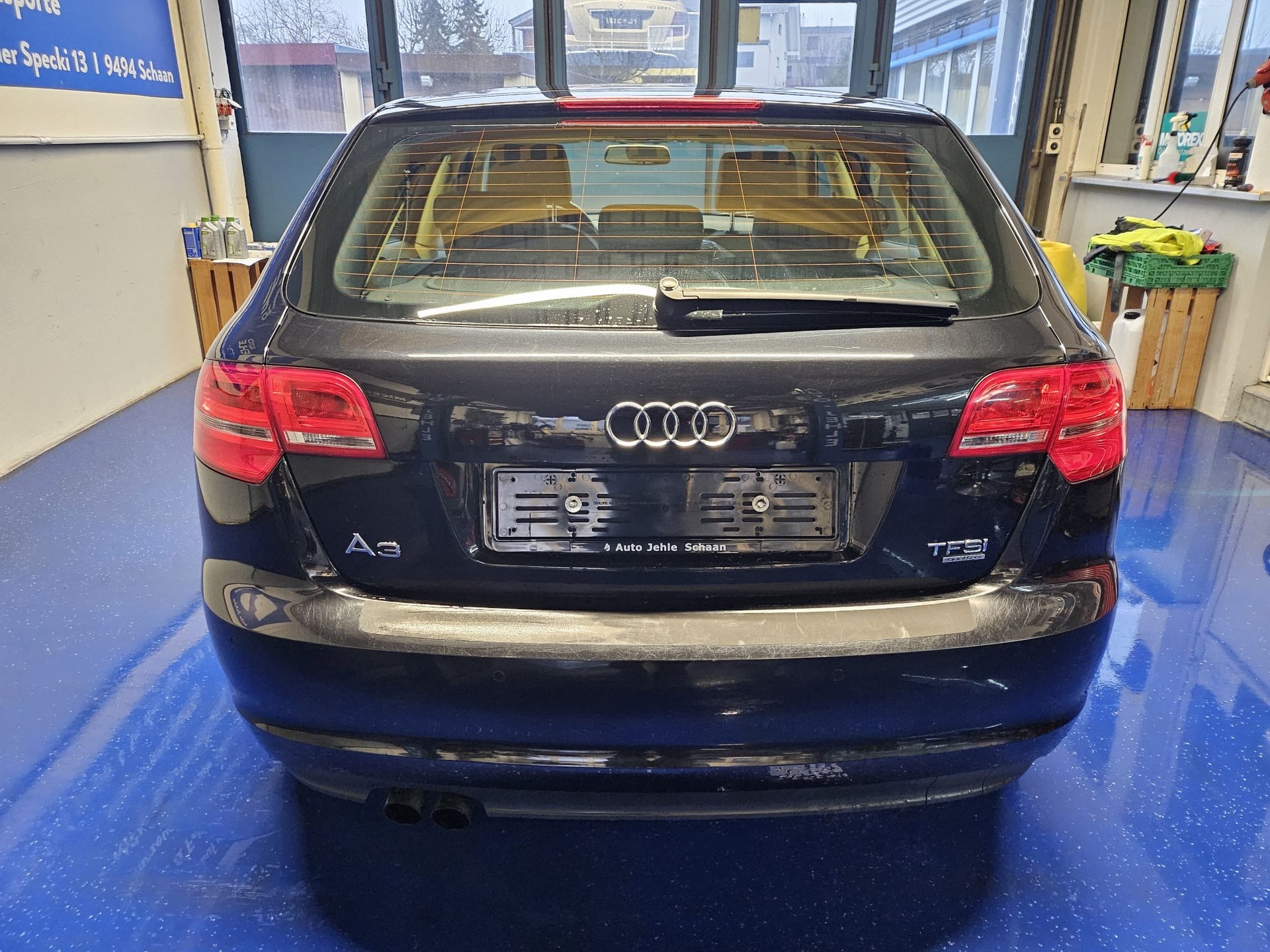 AUDI A3 Sportback 2.0 TFSI Ambiente quattro S-tronic-image-8
