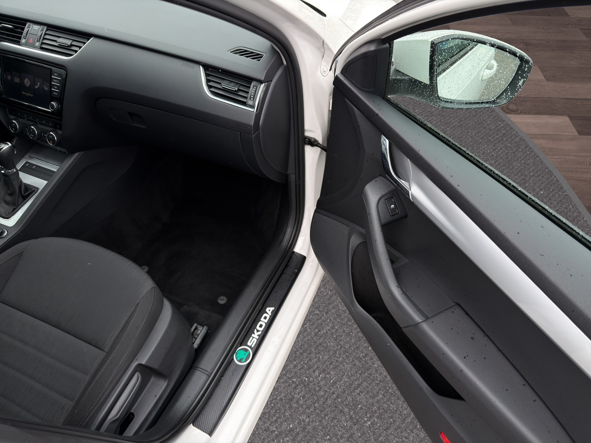 SKODA Octavia Combi 2.0 TDI Style 4x4 DSG-image-20