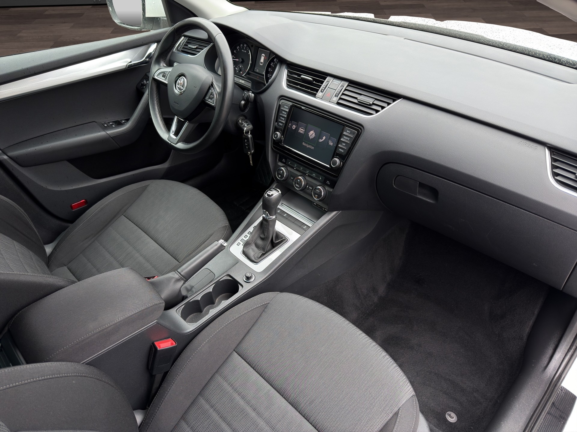 SKODA Octavia Combi 2.0 TDI Style 4x4 DSG-image-18