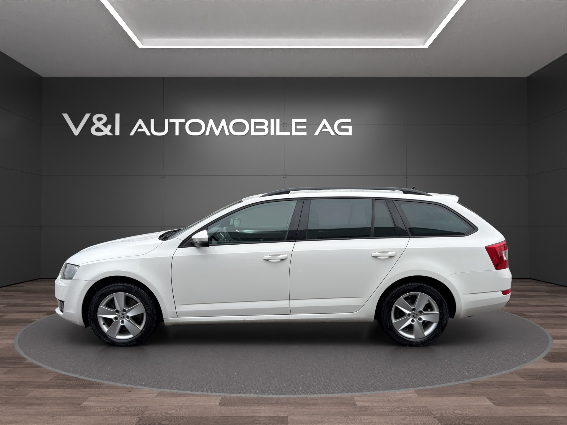 SKODA Octavia Combi 2.0 TDI Style 4x4 DSG-image-7