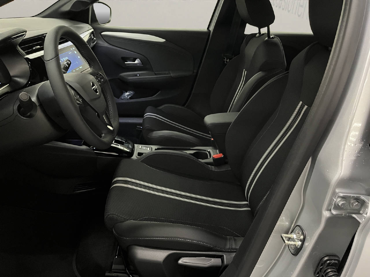 OPEL Corsa 1.2 T Hybrid Viva-image-4