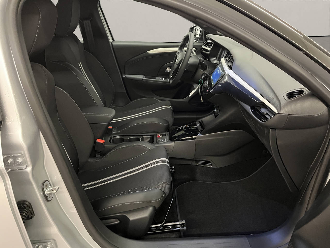 OPEL Corsa 1.2 T Hybrid Viva-image-11