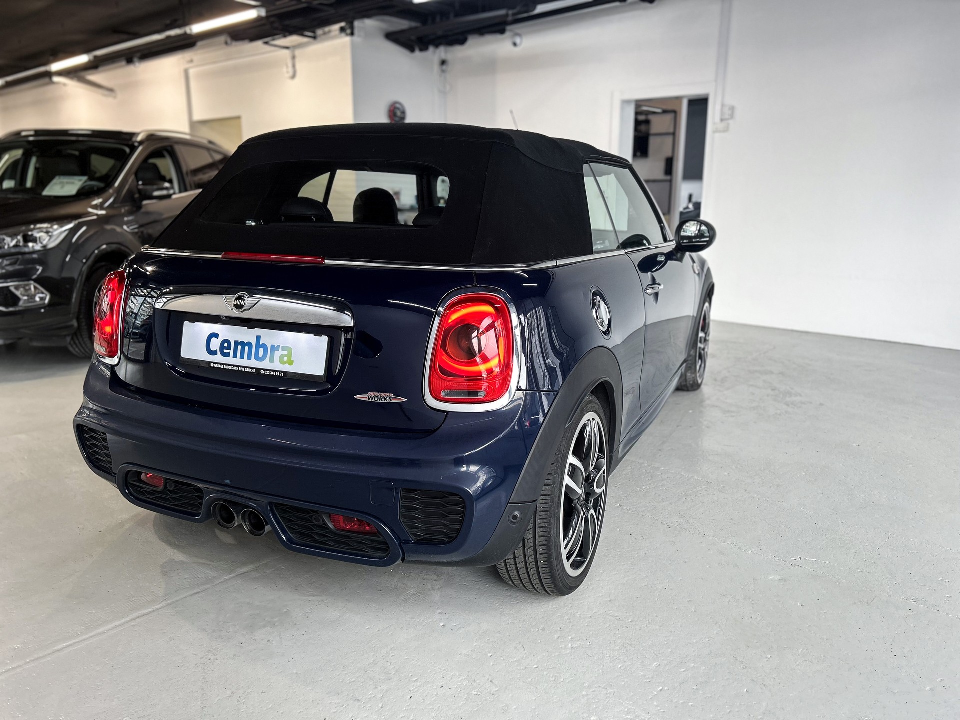 MINI Cooper John Cooper Works Cabriolet Steptronic-image-7