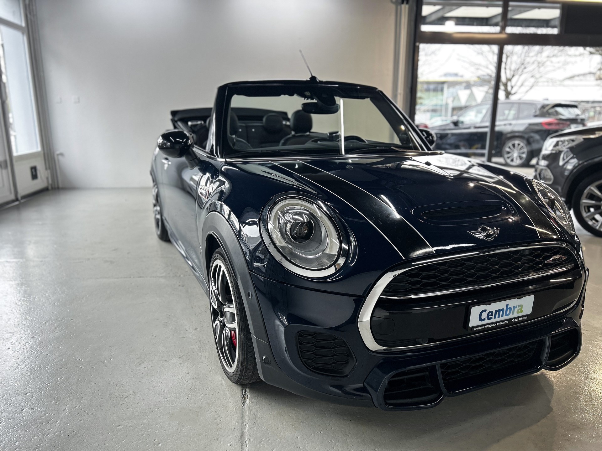 MINI Cooper John Cooper Works Cabriolet Steptronic-image-2
